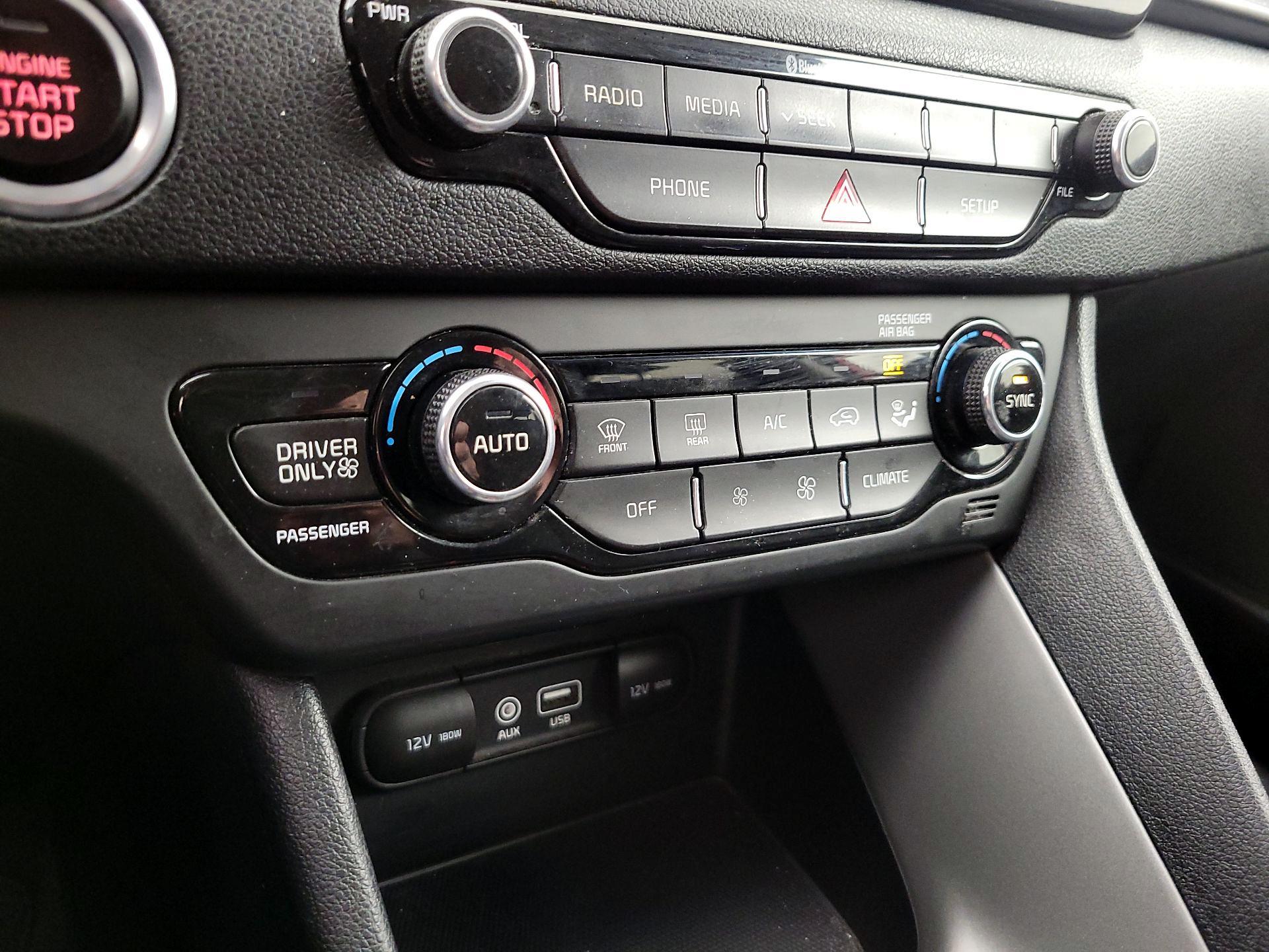 Thumbnail: 2019 Kia Niro - 16