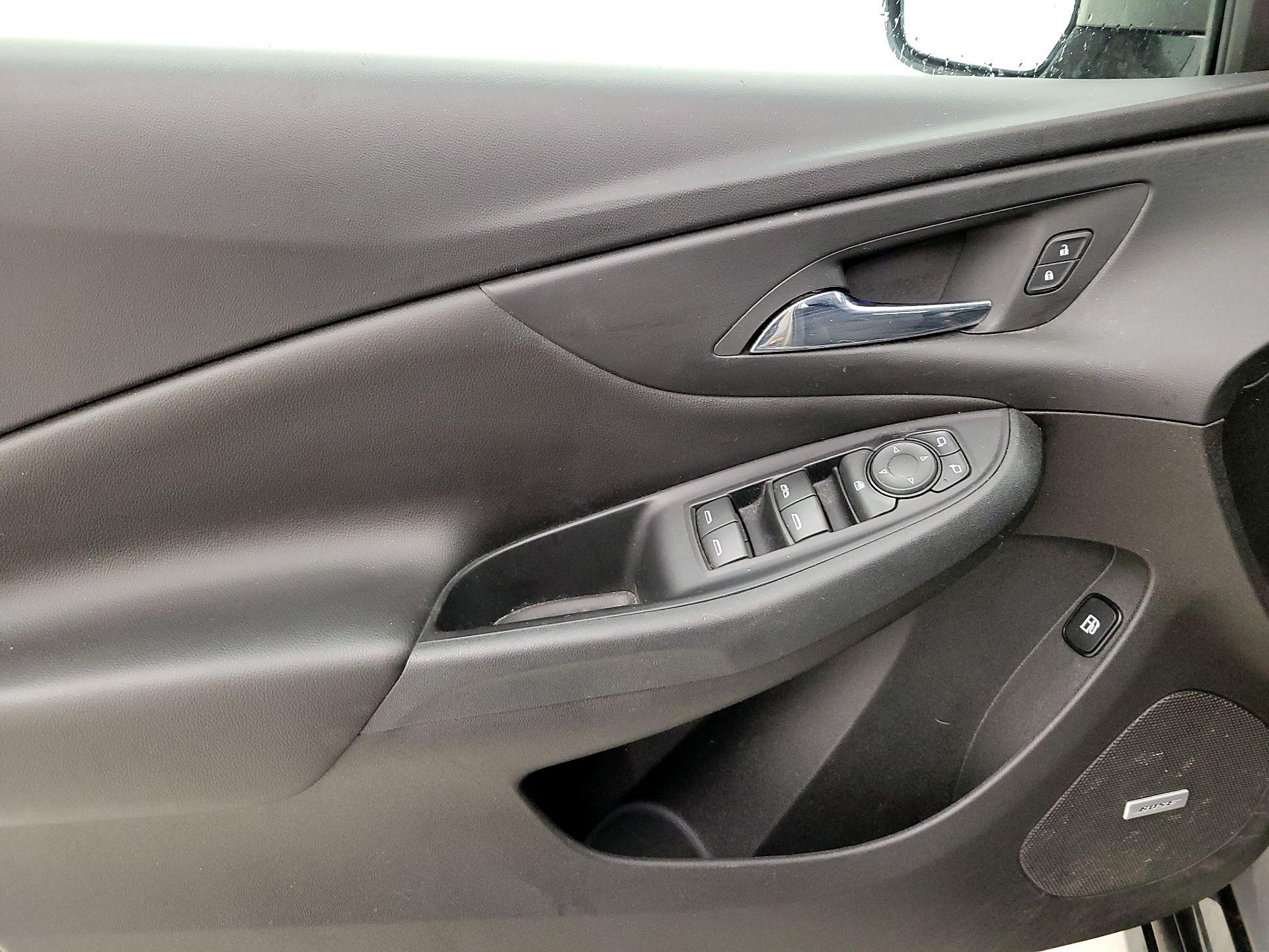 Thumbnail: 2017 Chevrolet Volt - 12