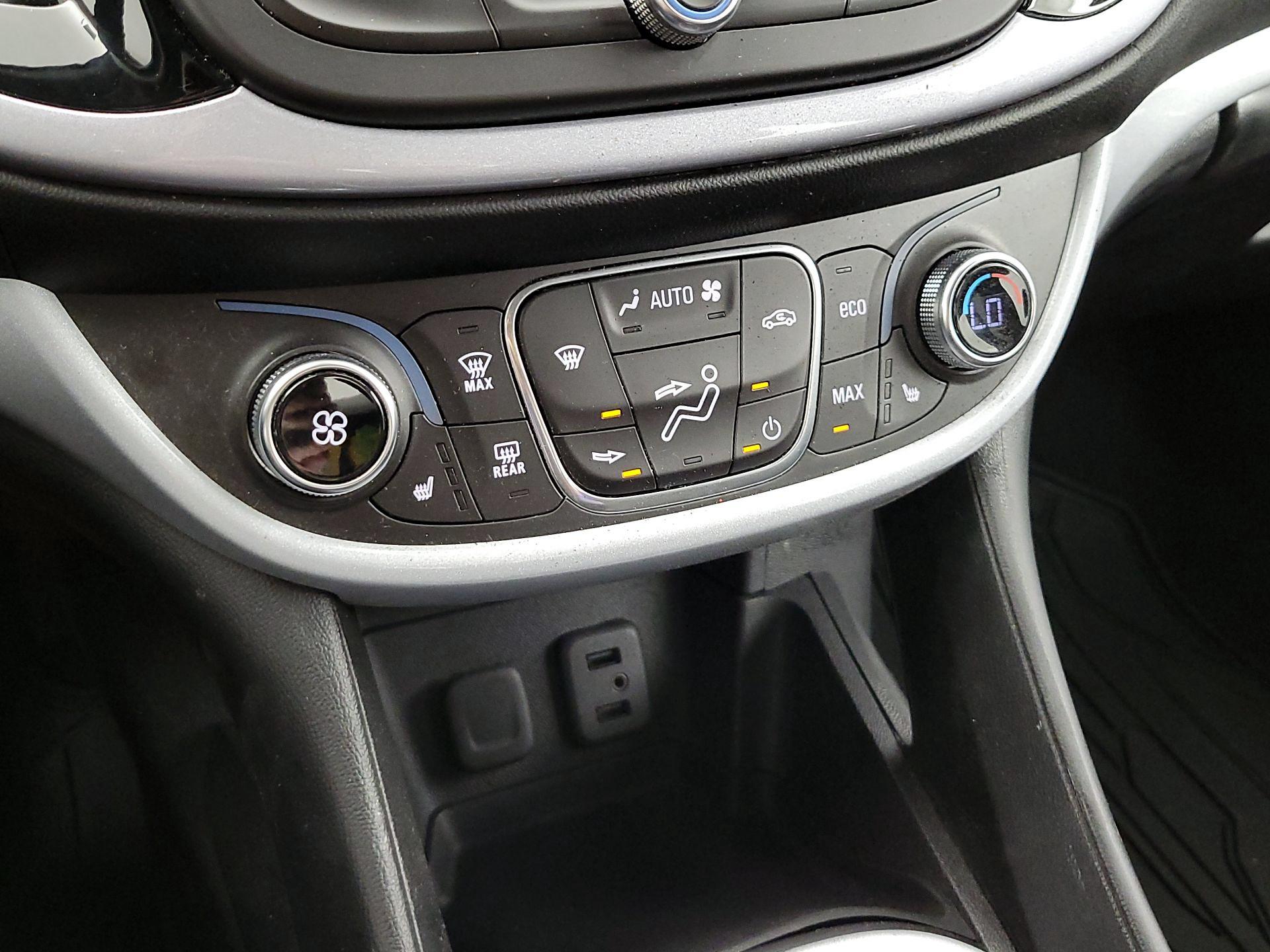 Thumbnail: 2017 Chevrolet Volt - 16