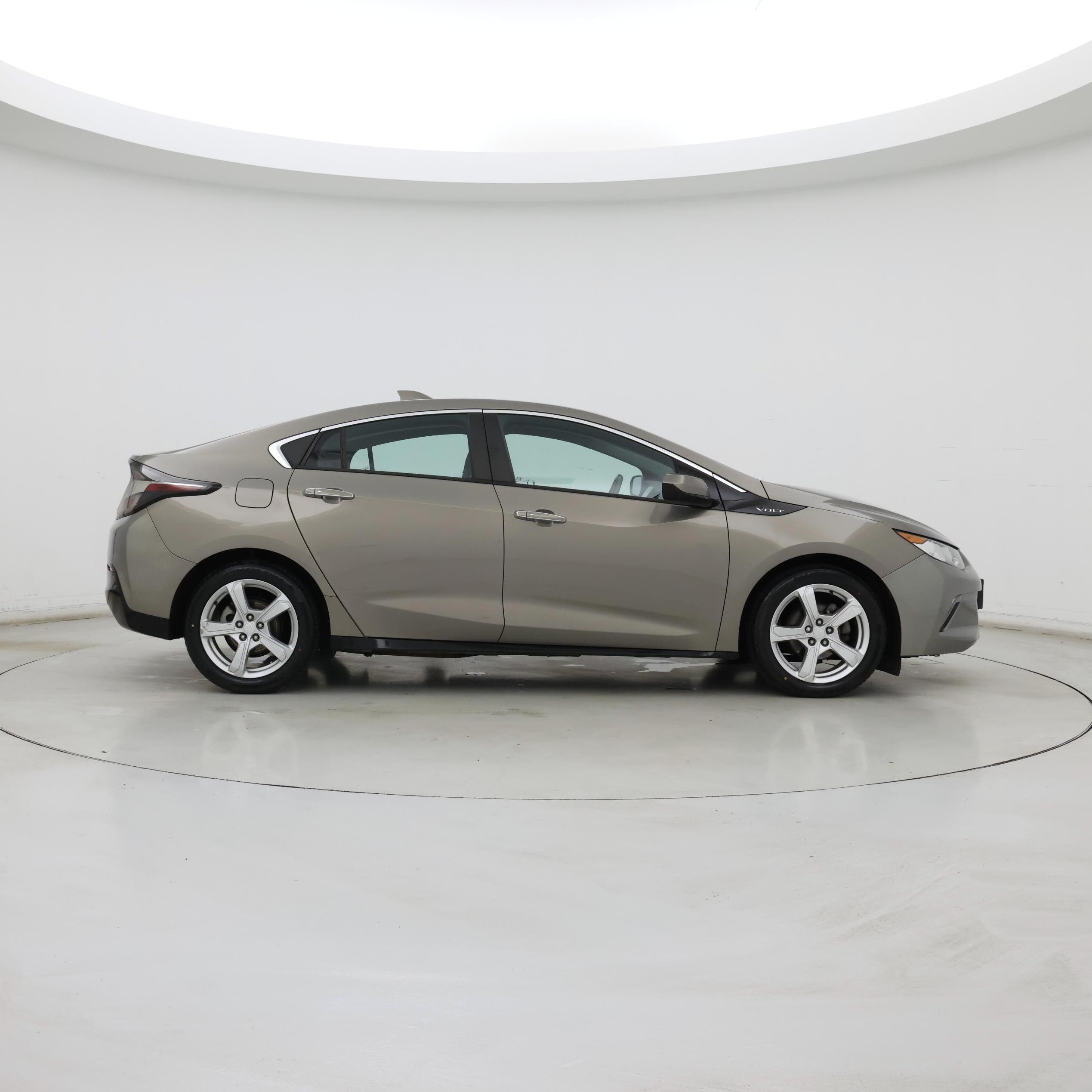 Thumbnail: 2017 Chevrolet Volt - 7