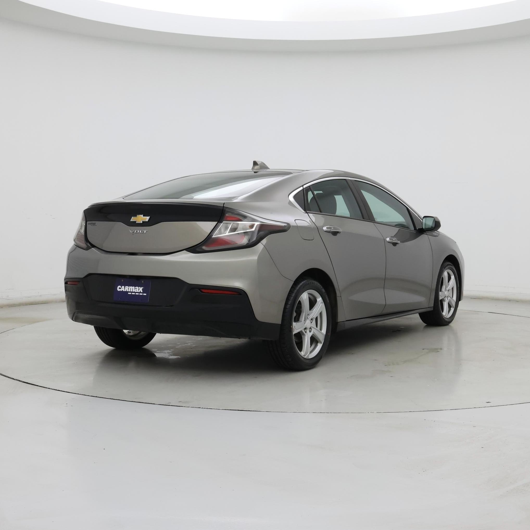 Thumbnail: 2017 Chevrolet Volt - 8