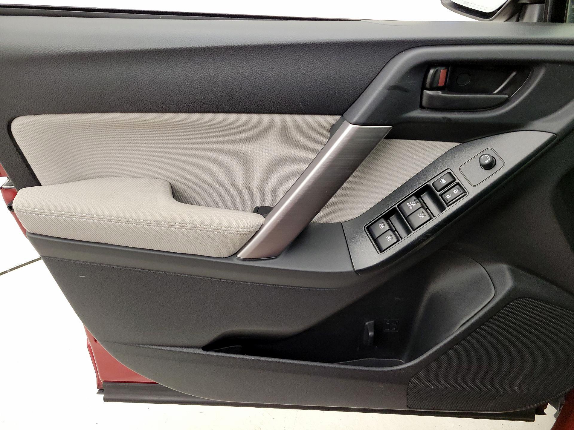 Thumbnail: 2015 Subaru Forester - 12