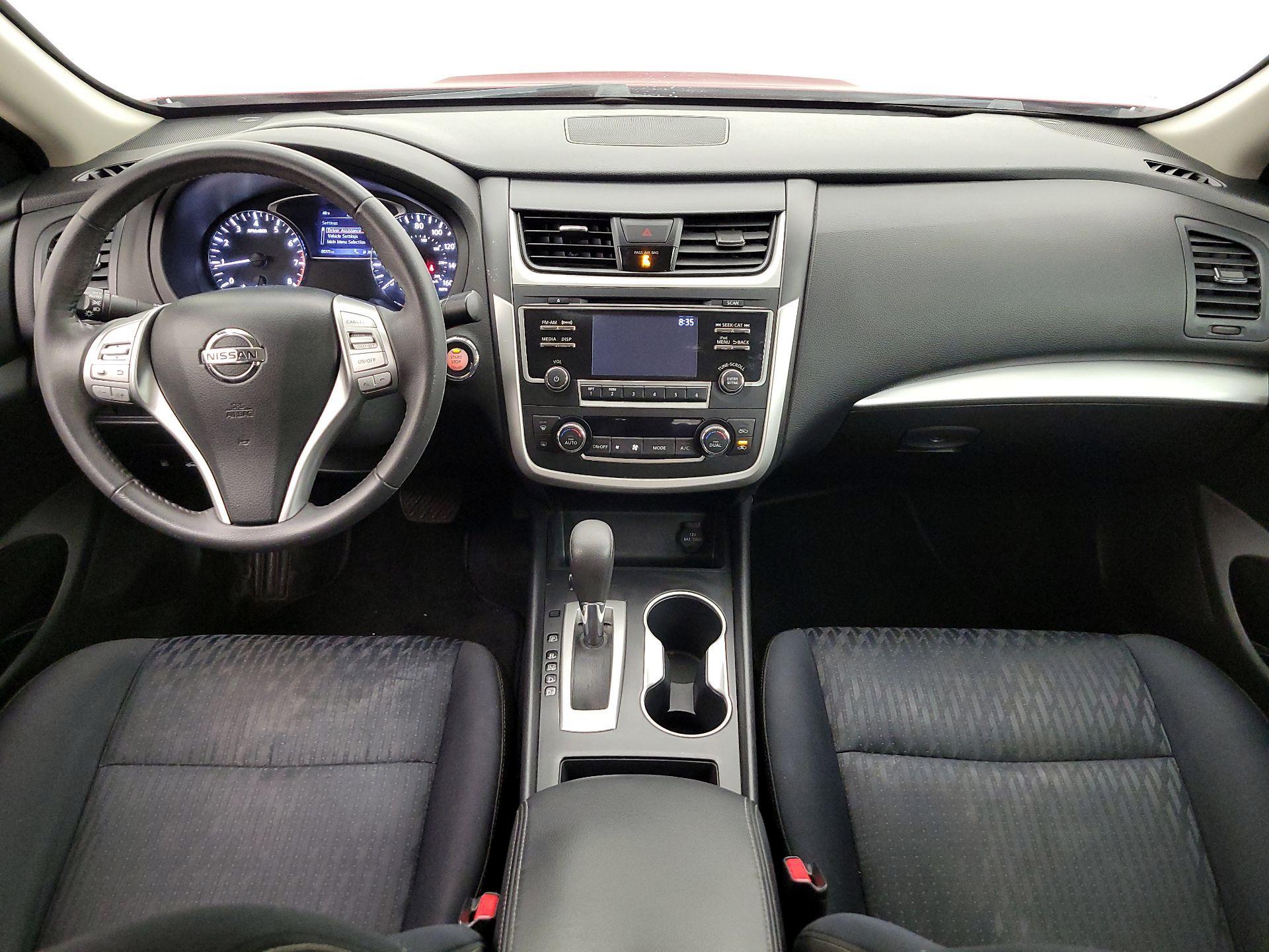 Thumbnail: 2017 Nissan Altima - 9