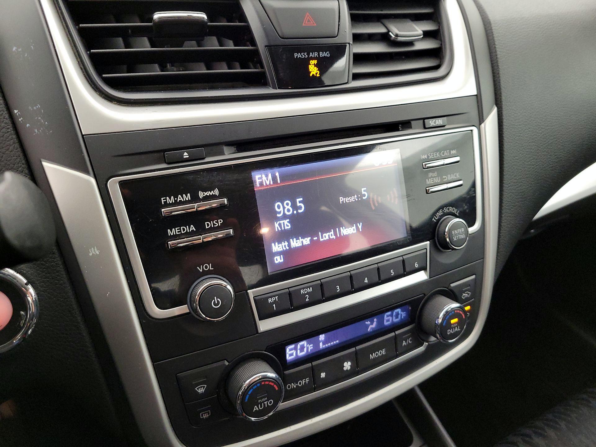 Thumbnail: 2017 Nissan Altima - 15