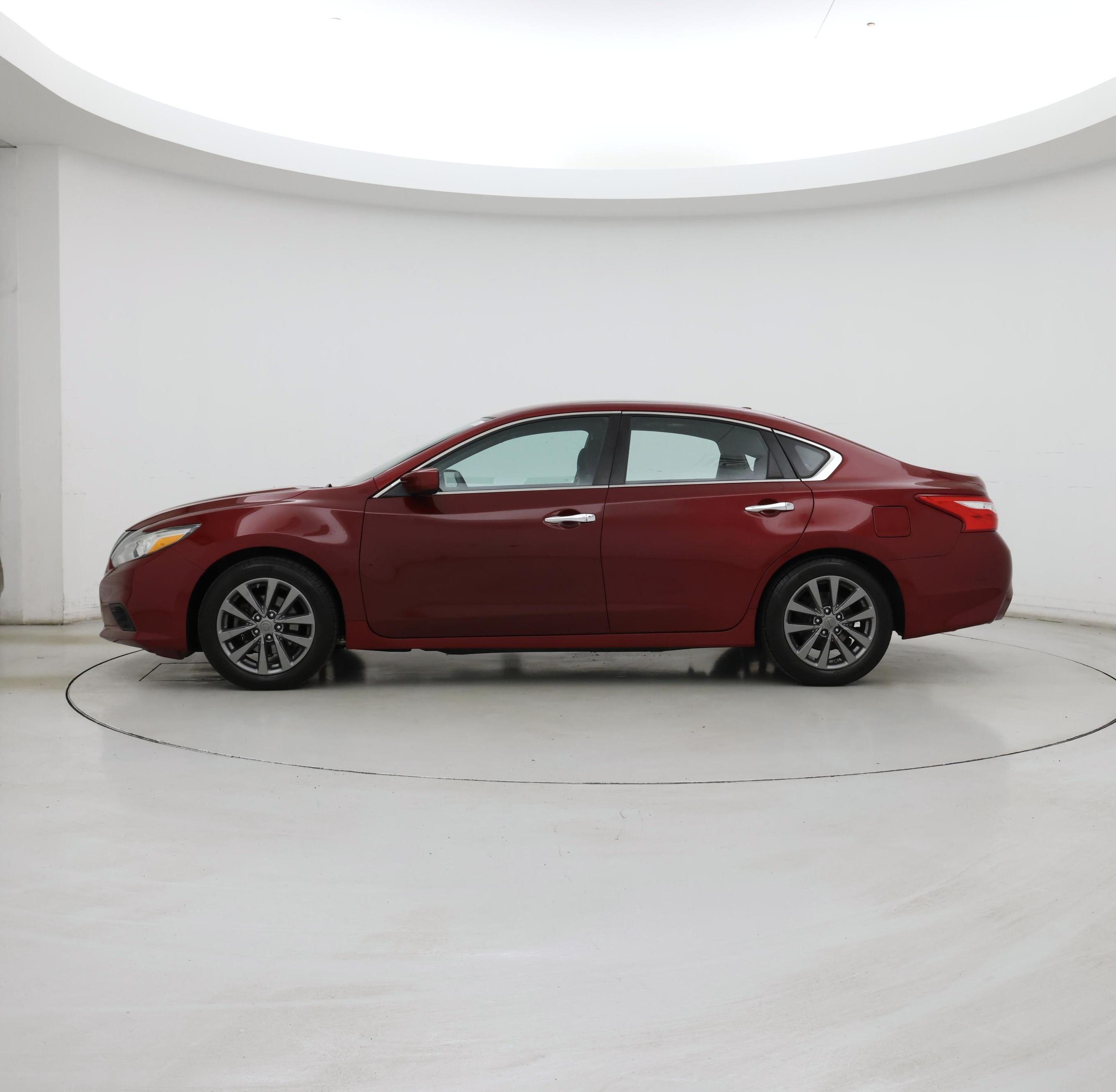 Thumbnail: 2017 Nissan Altima - 3