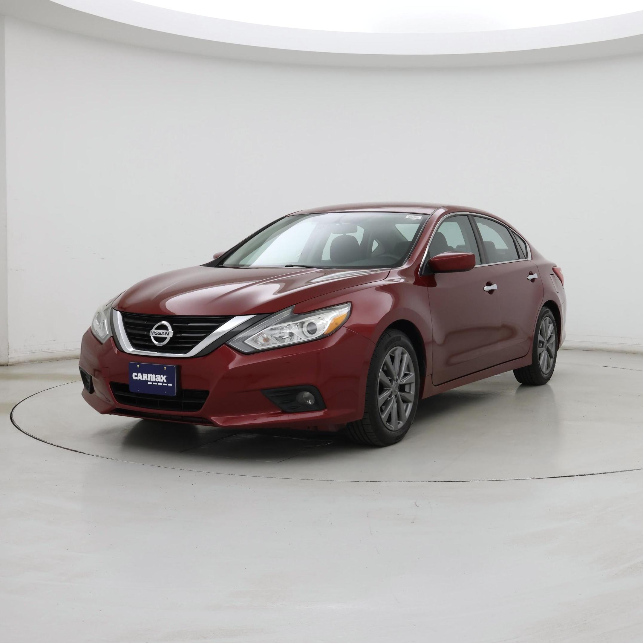 Thumbnail: 2017 Nissan Altima - 4