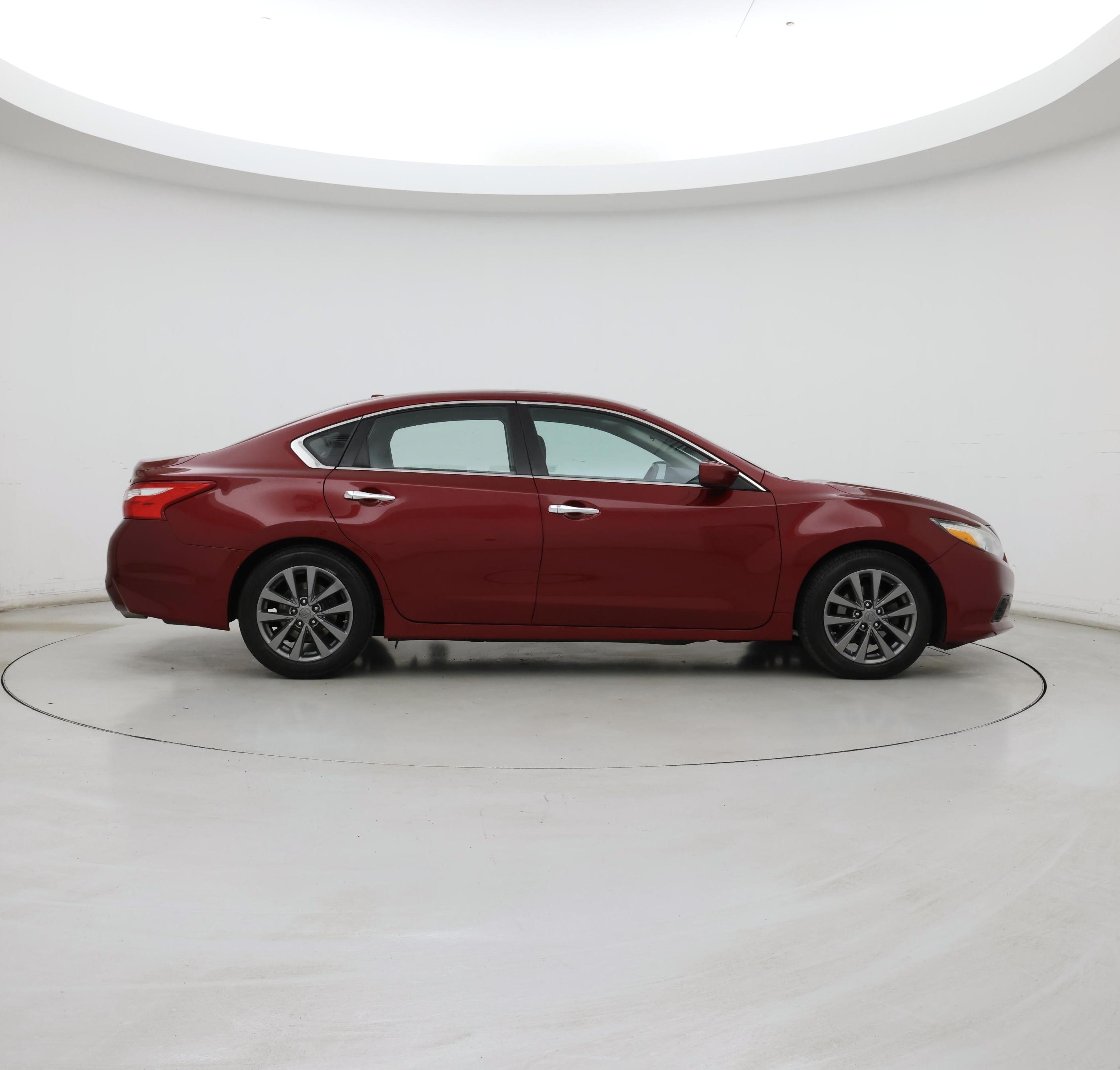 Thumbnail: 2017 Nissan Altima - 7