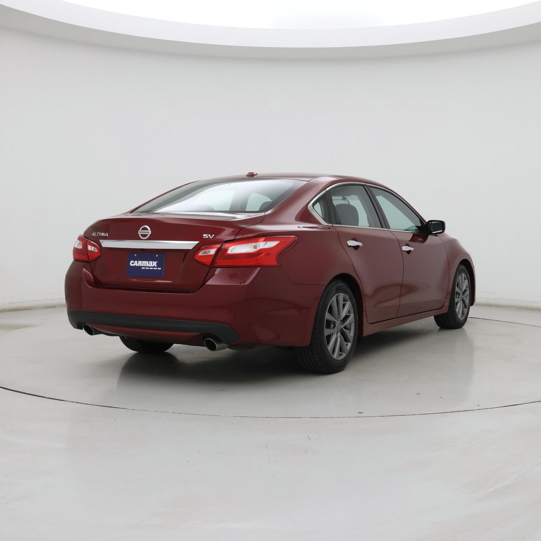 Thumbnail: 2017 Nissan Altima - 8