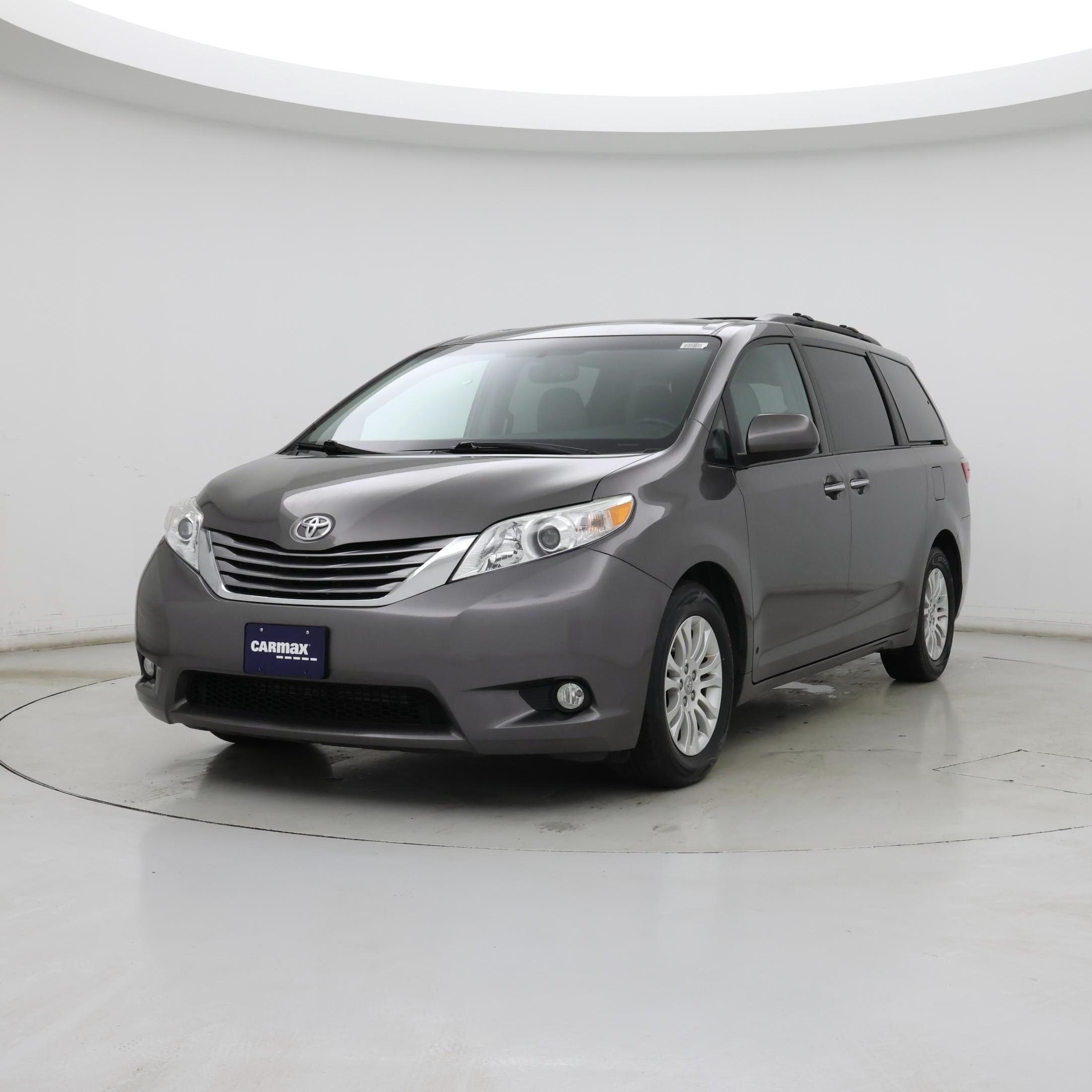 Thumbnail: 2017 Toyota Sienna - 4