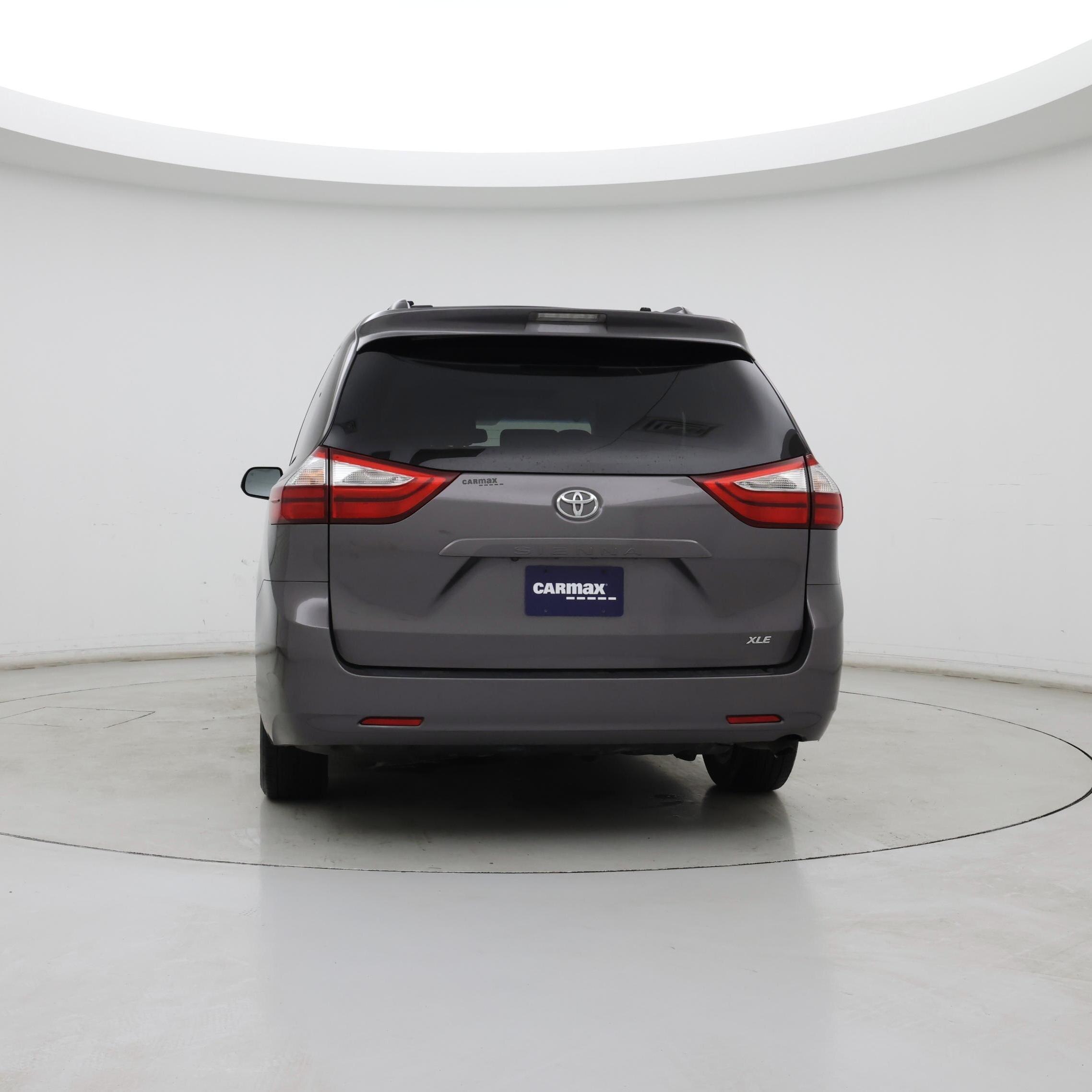 Thumbnail: 2017 Toyota Sienna - 6