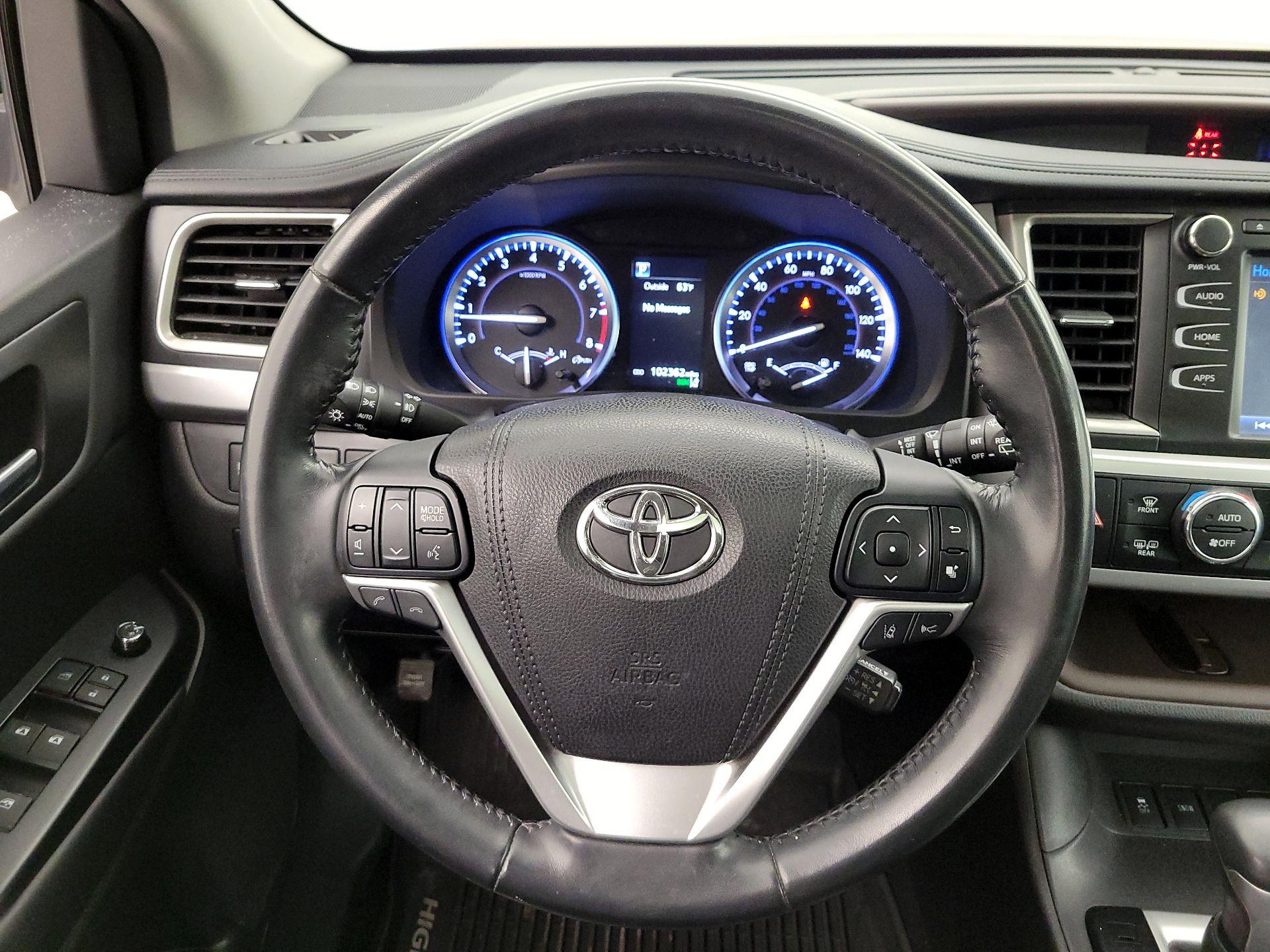 Thumbnail: 2017 Toyota Highlander - 10