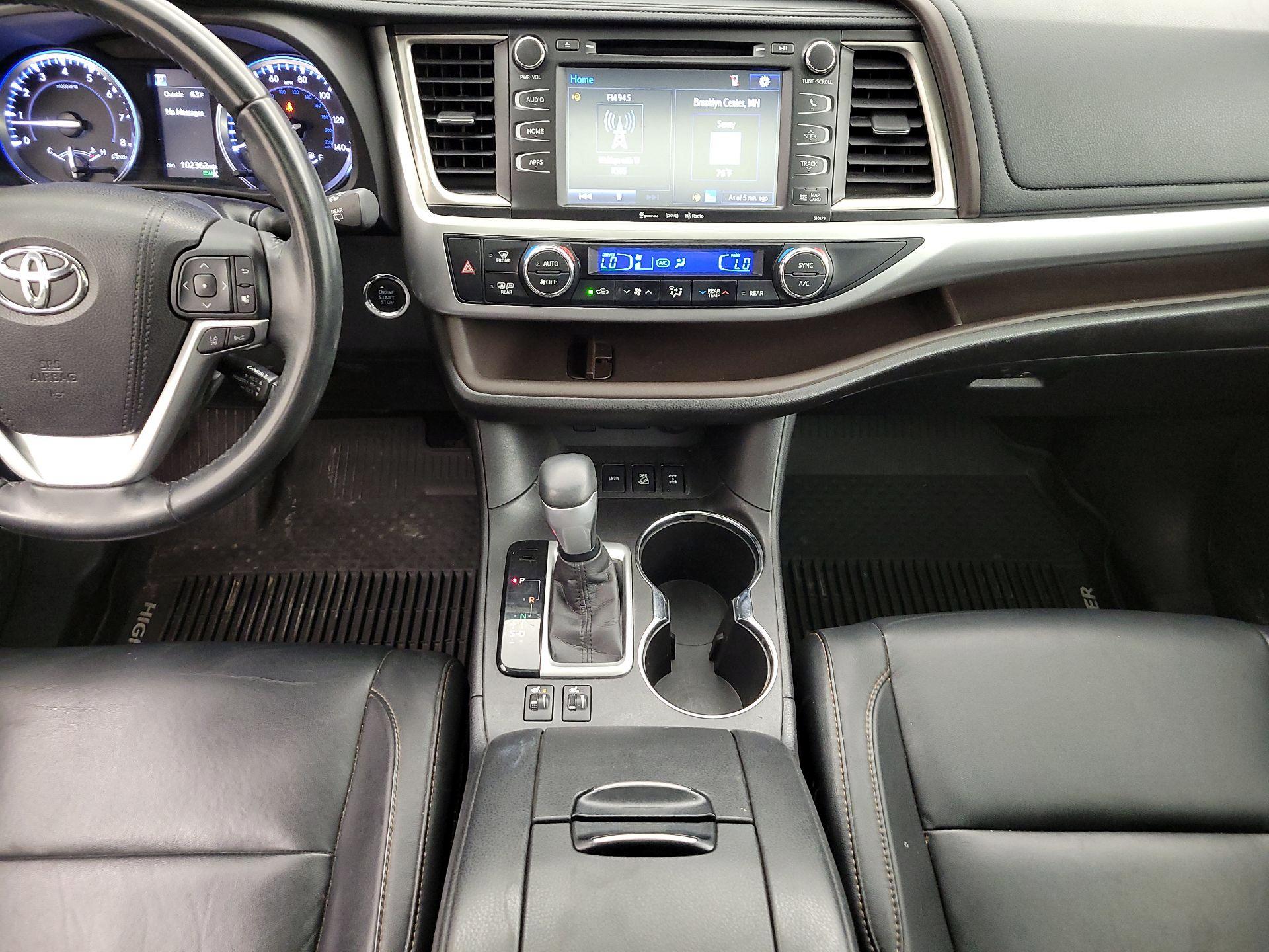 Thumbnail: 2017 Toyota Highlander - 17