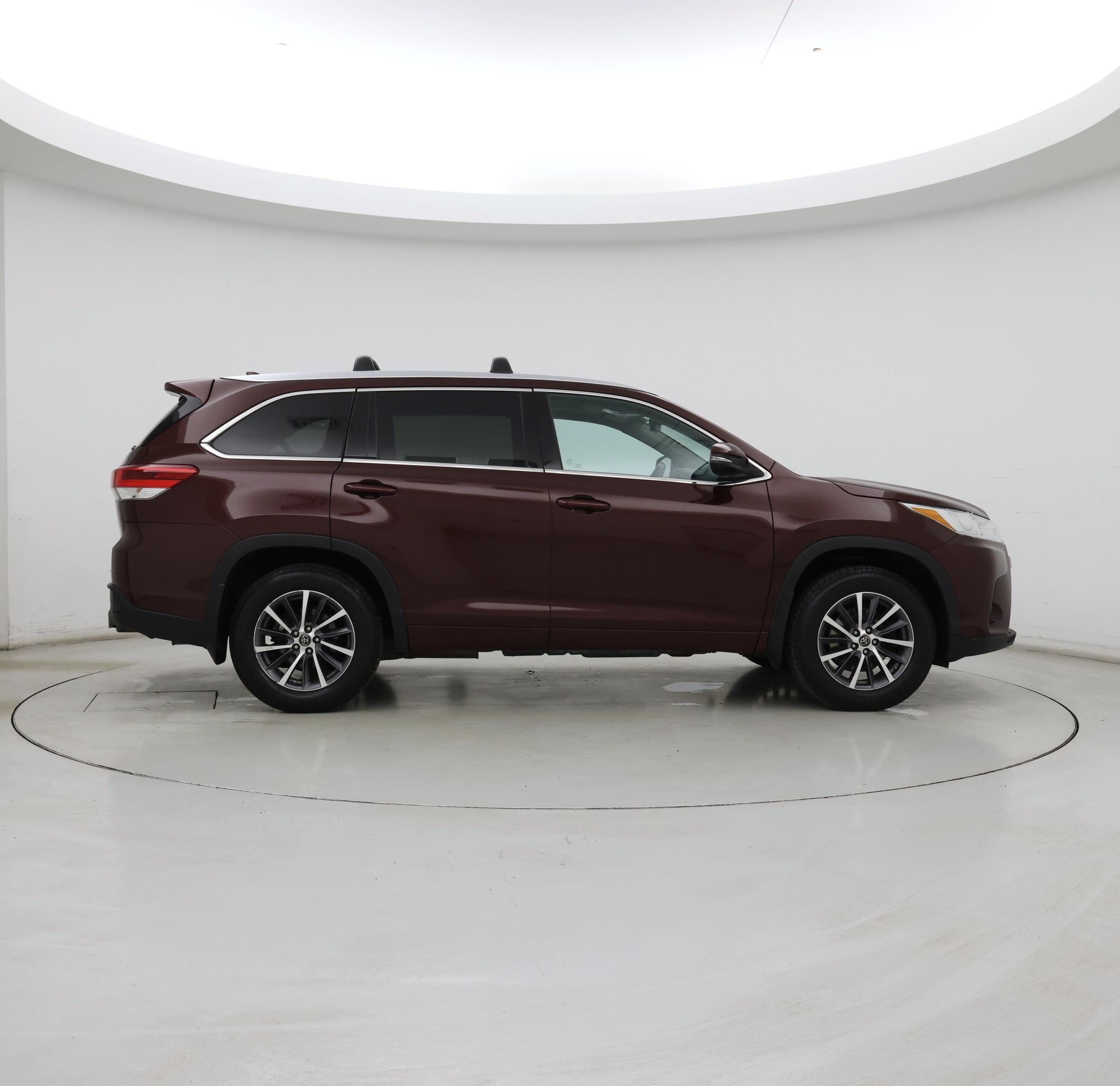 Thumbnail: 2017 Toyota Highlander - 7