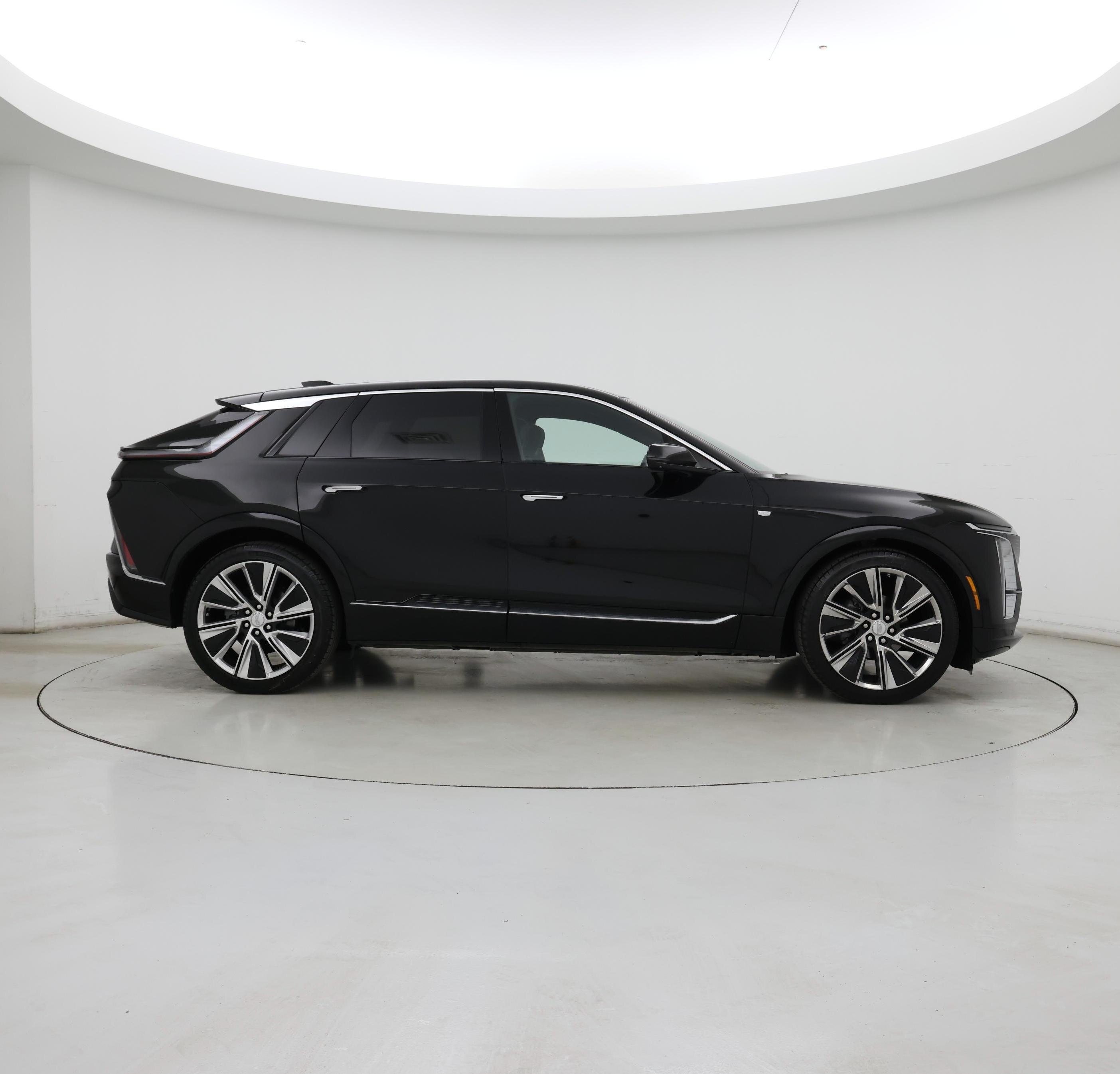 Thumbnail: 2024 Cadillac Lyriq - 7