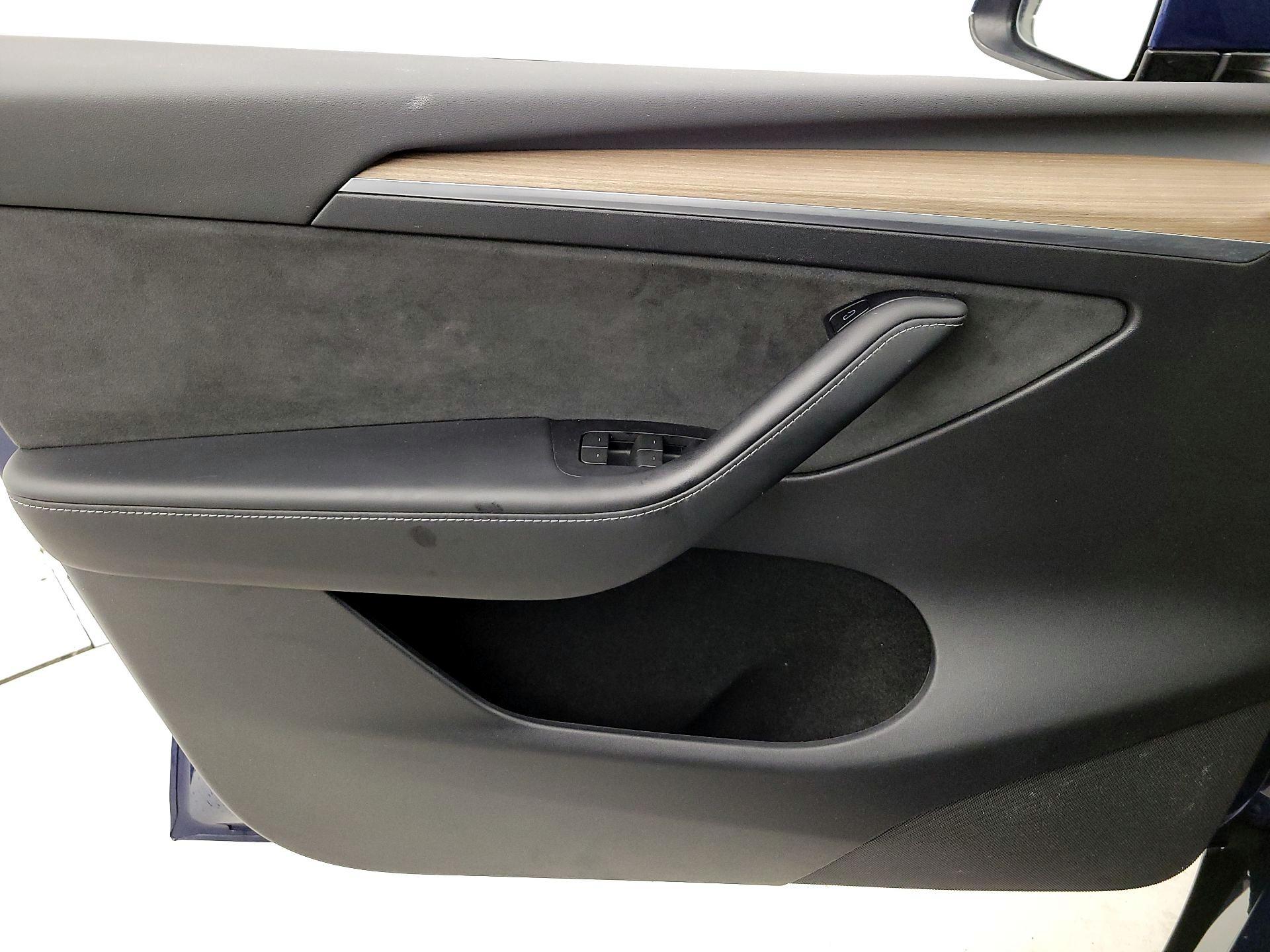 Thumbnail: 2023 Tesla Model Y - 12