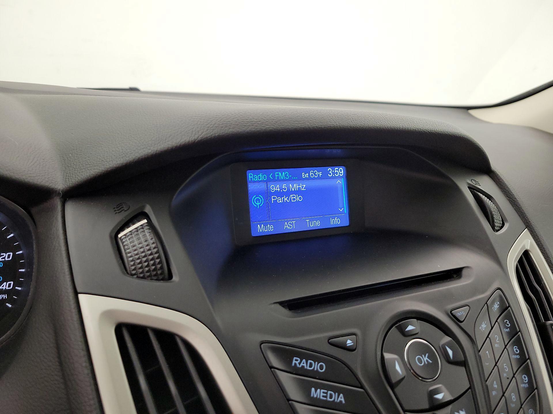 Thumbnail: 2014 Ford Focus - 14