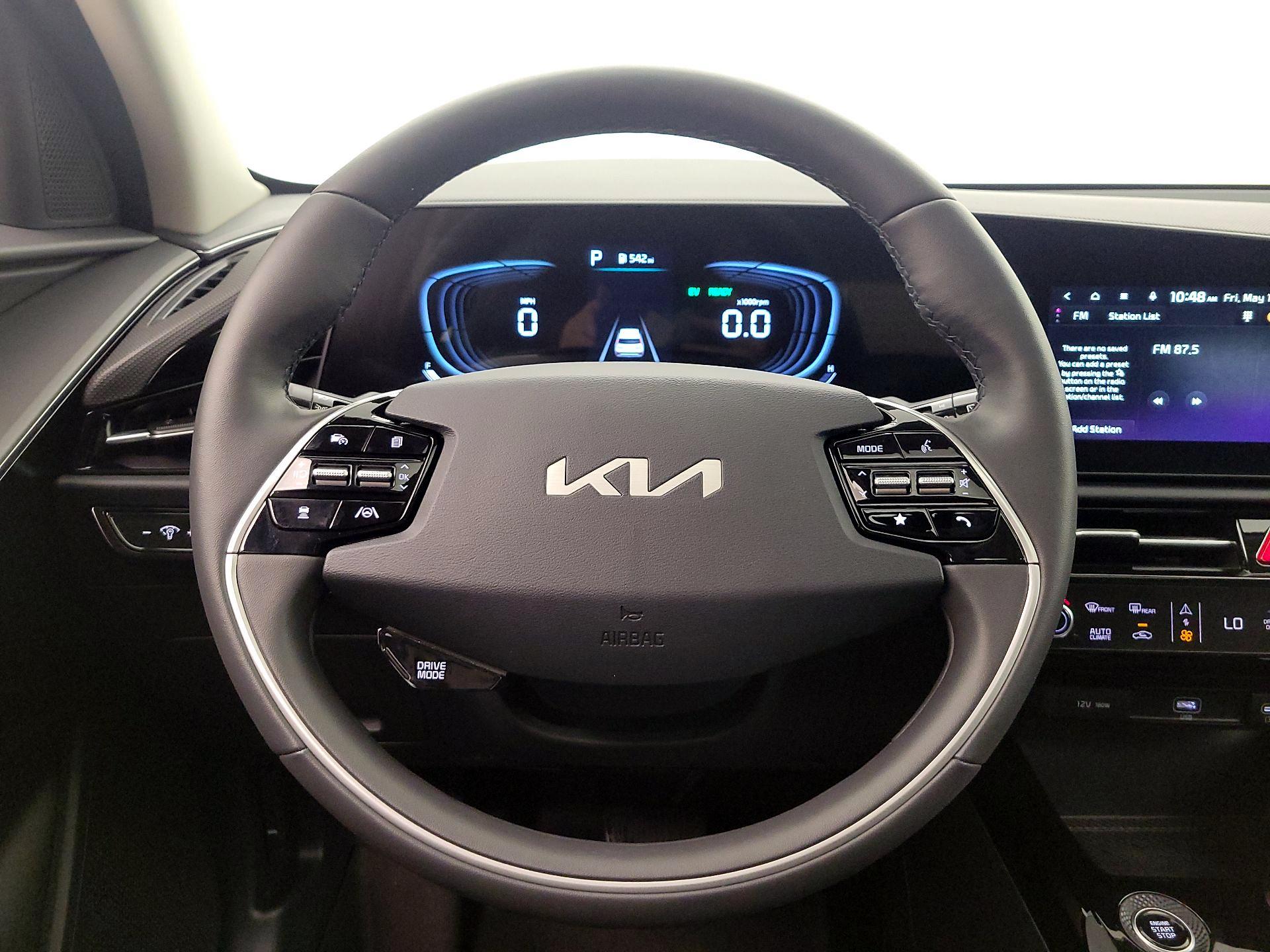 Thumbnail: 2025 Kia Niro - 10