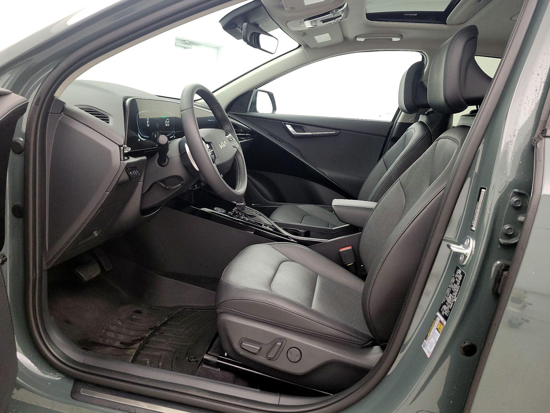 Thumbnail: 2025 Kia Niro - 11