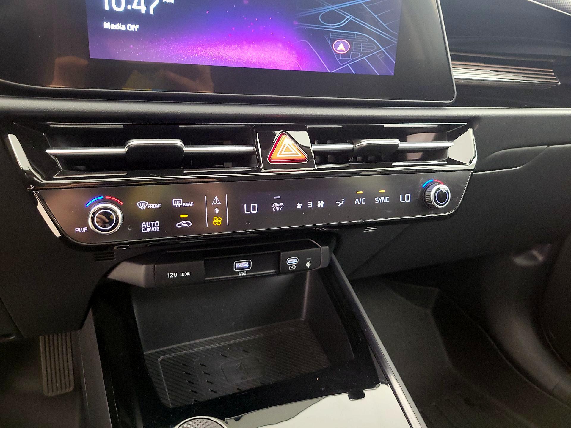 Thumbnail: 2025 Kia Niro - 17
