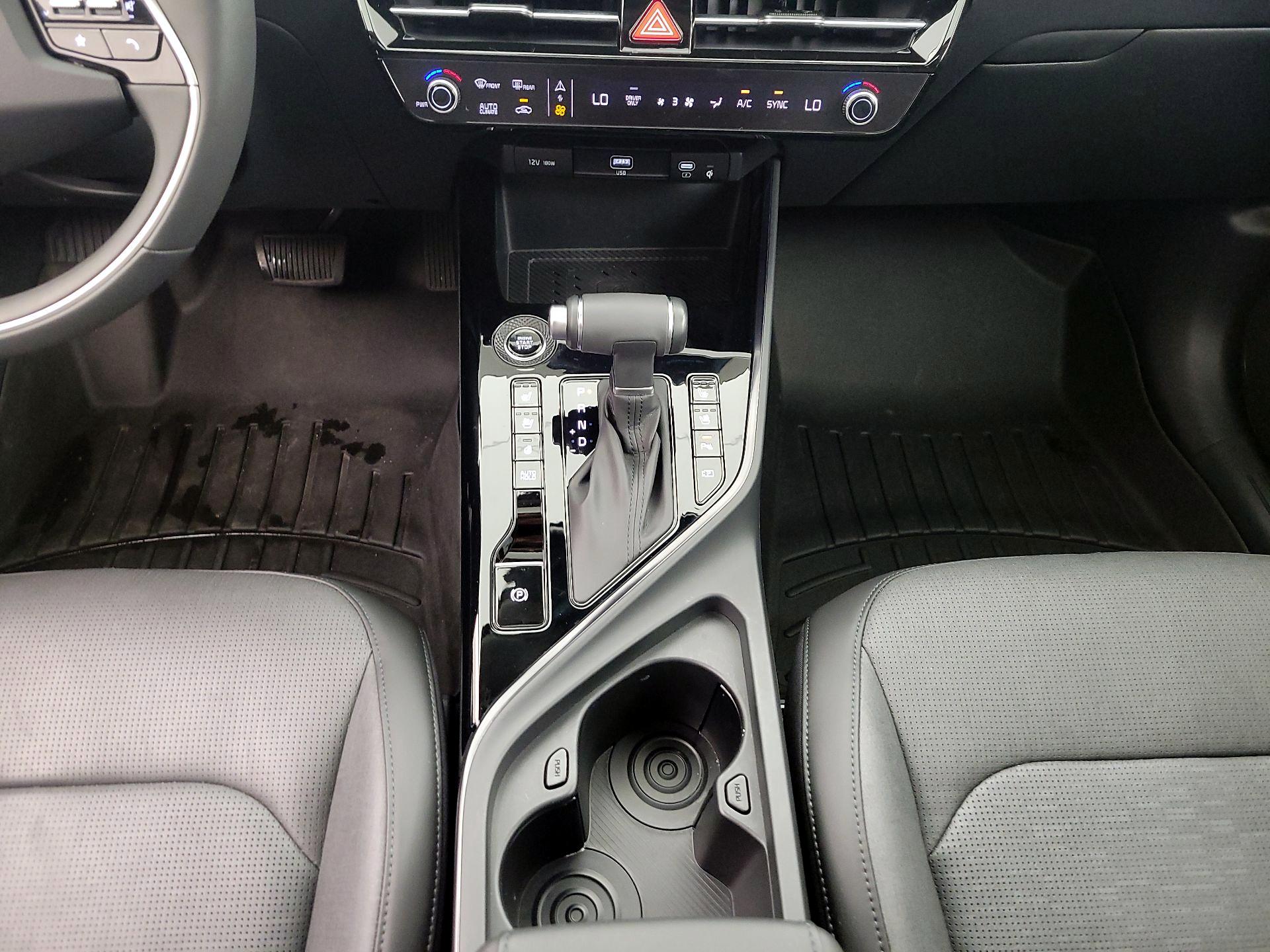 Thumbnail: 2025 Kia Niro - 18