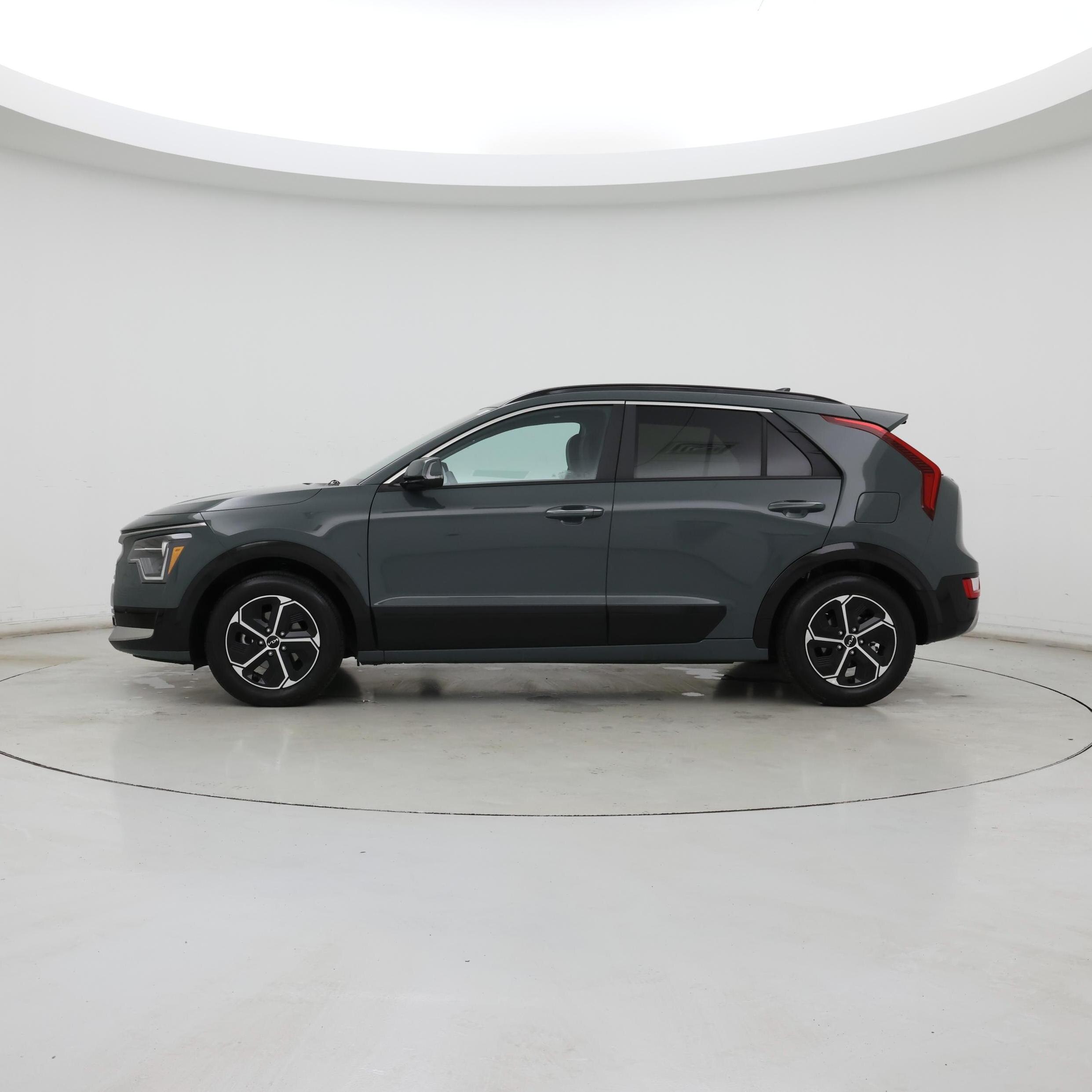 Thumbnail: 2025 Kia Niro - 3