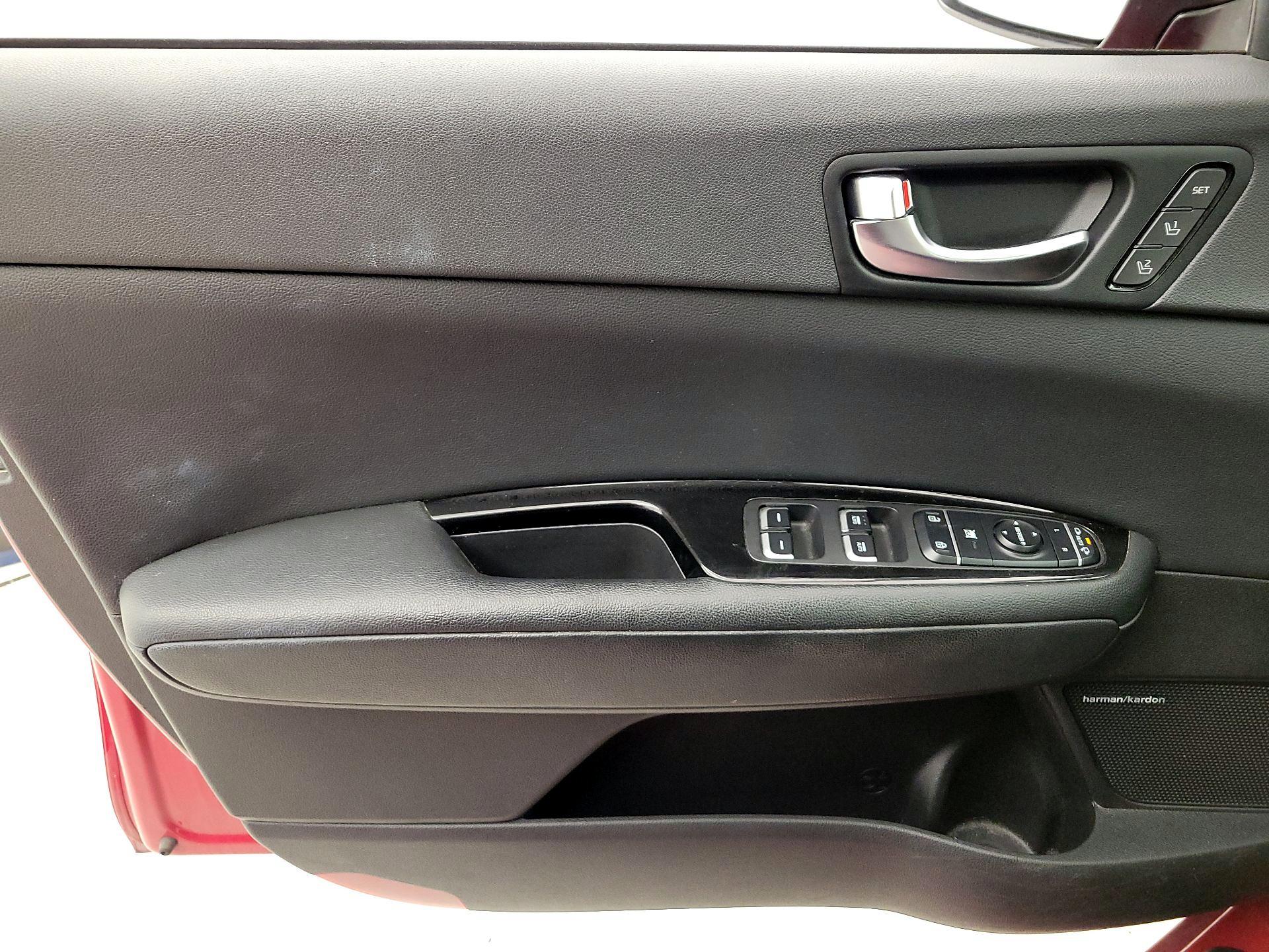 Thumbnail: 2017 Kia Optima - 12