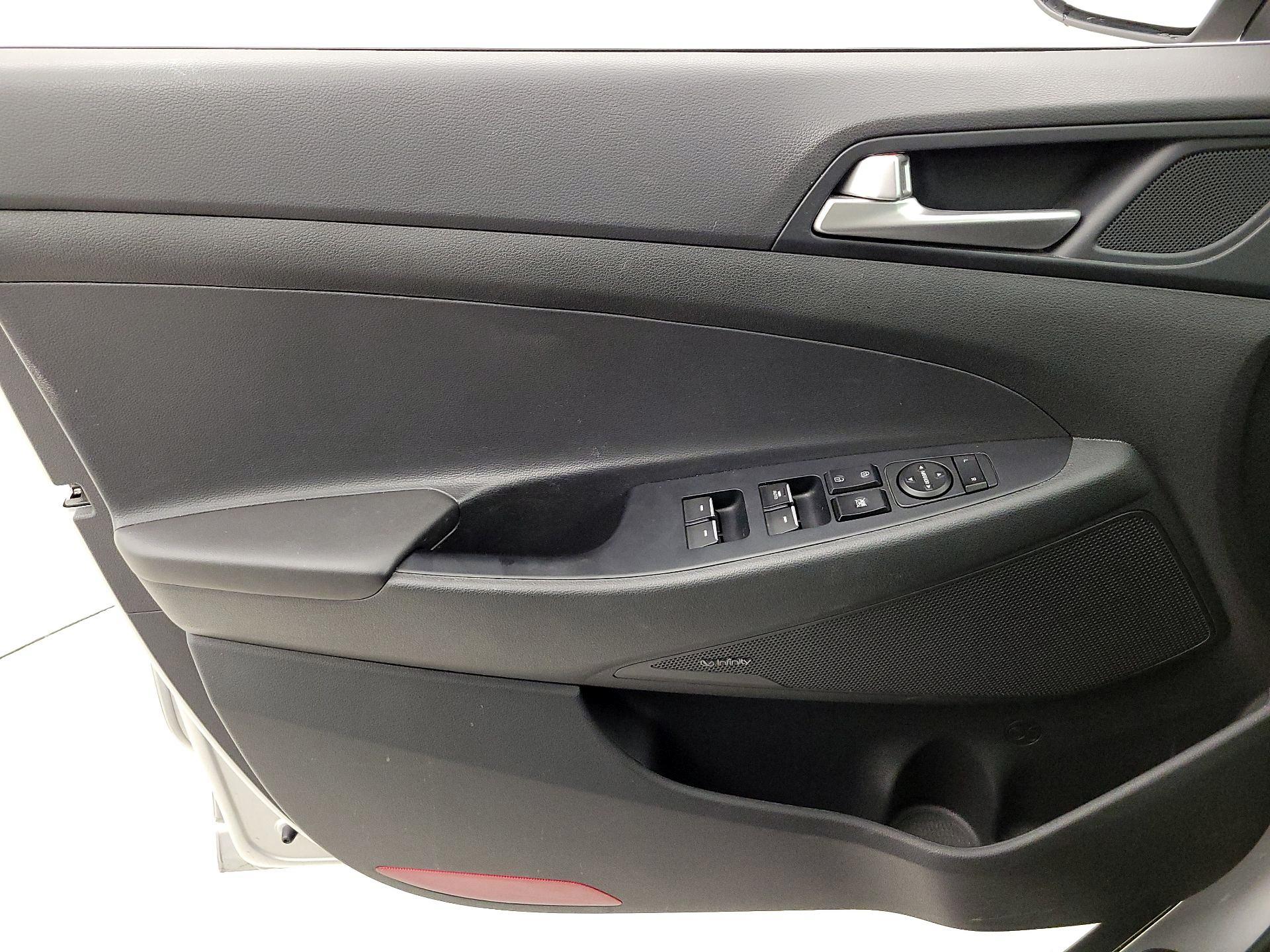 Thumbnail: 2020 Hyundai Tucson - 12