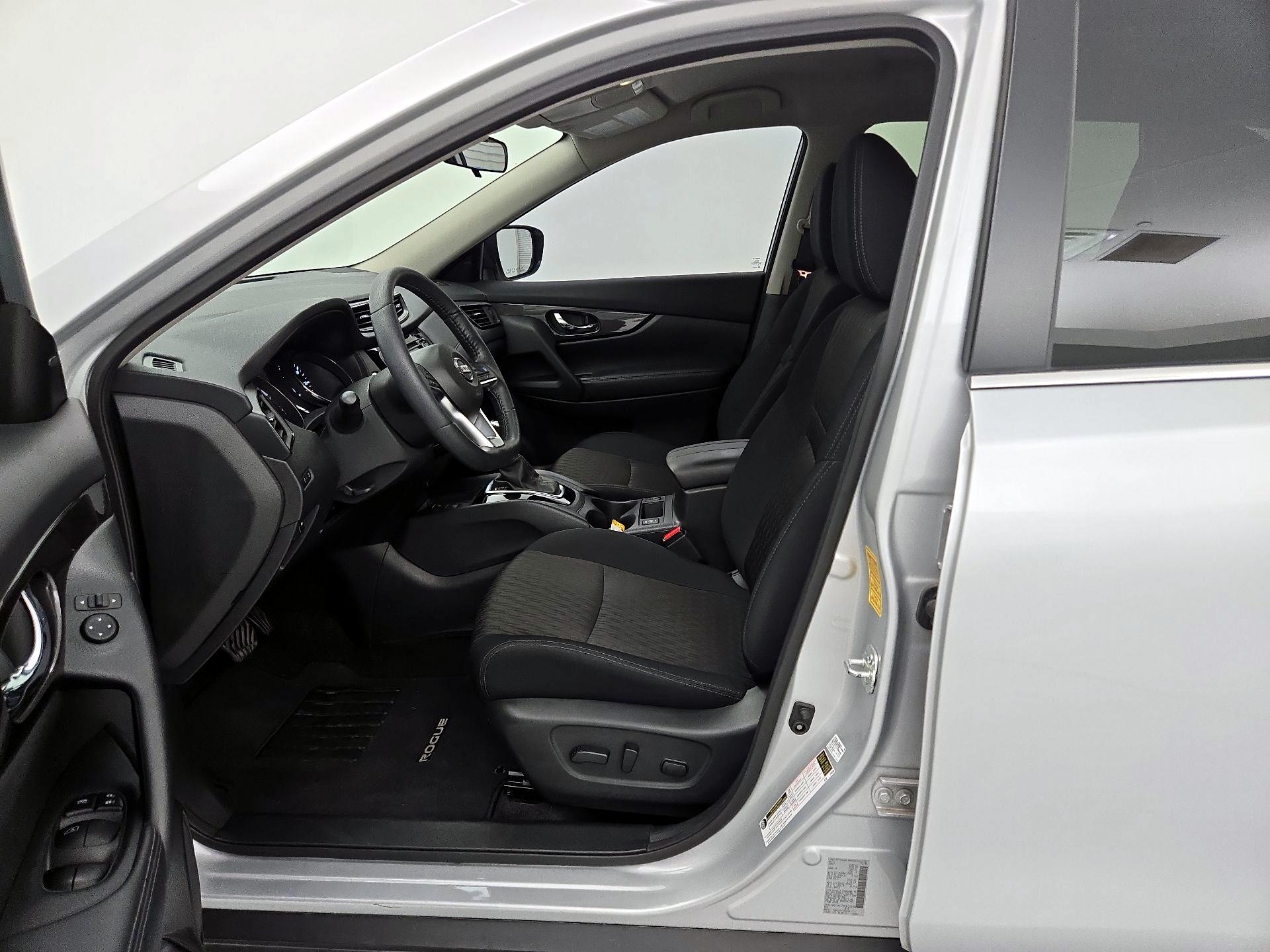 Thumbnail: 2019 Nissan Rogue - 11