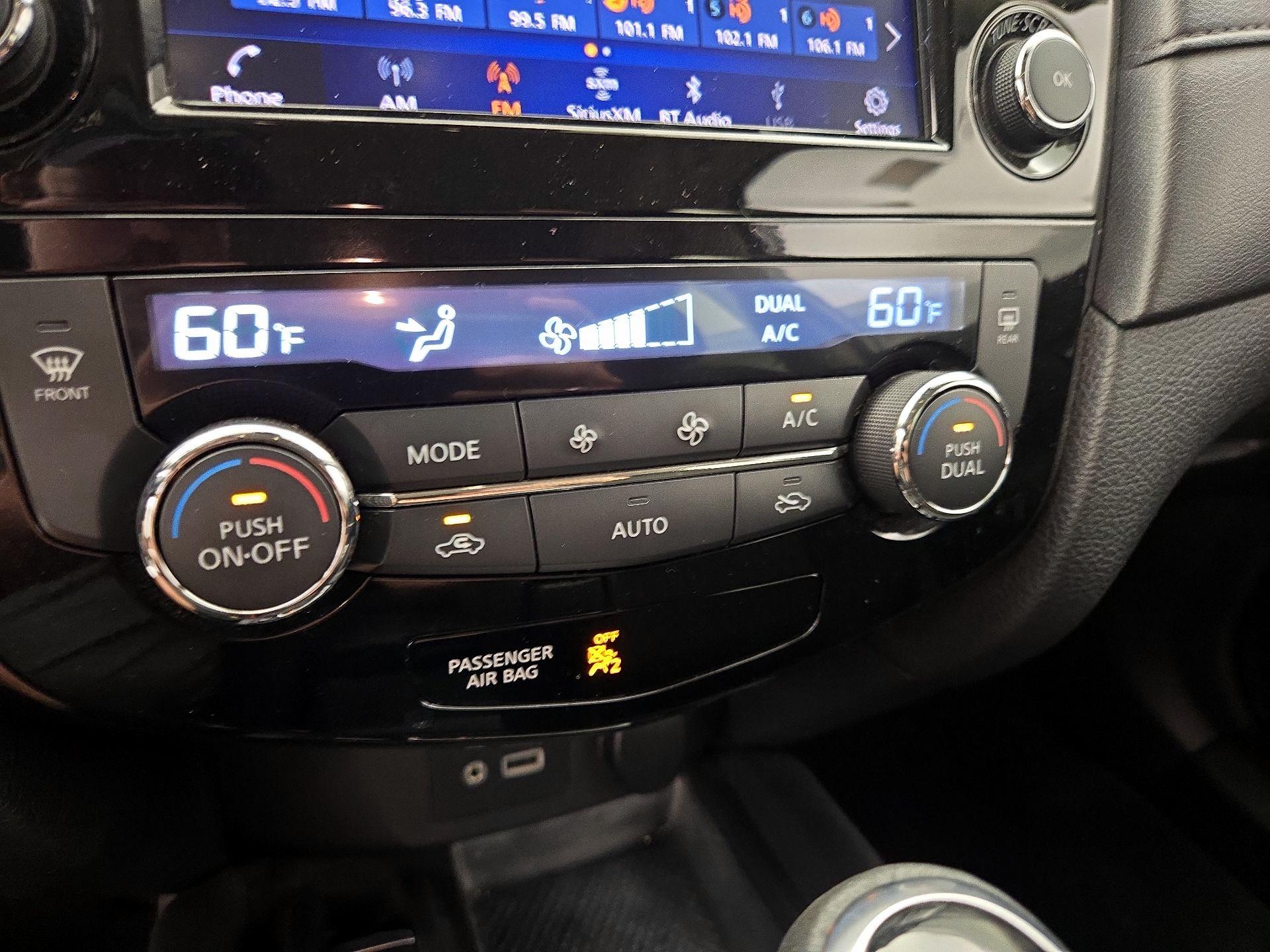 Thumbnail: 2019 Nissan Rogue - 16