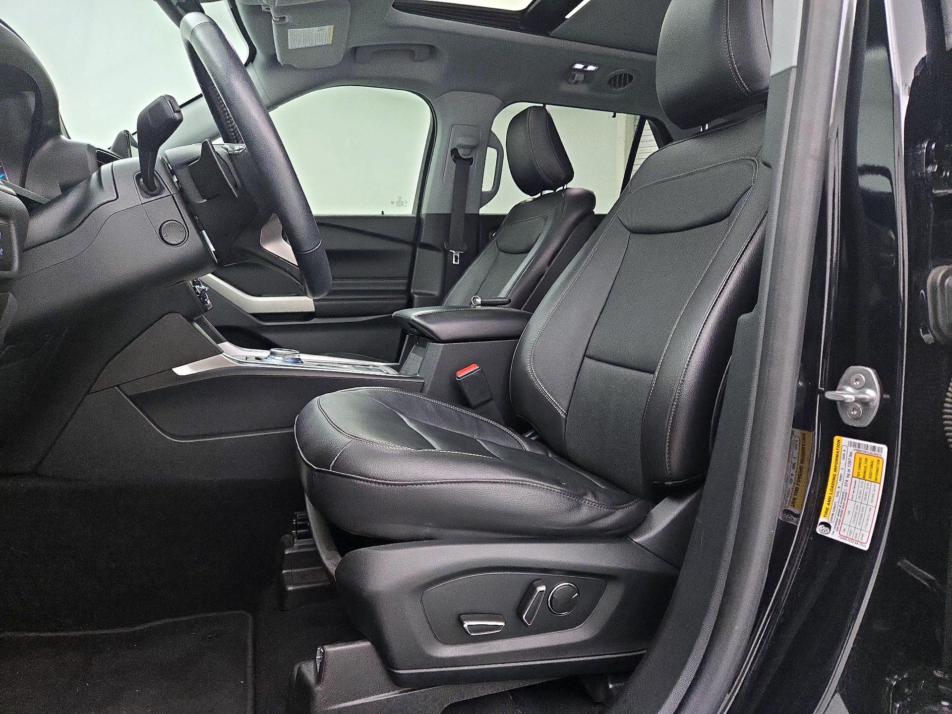 Thumbnail: 2020 Ford Explorer - 11