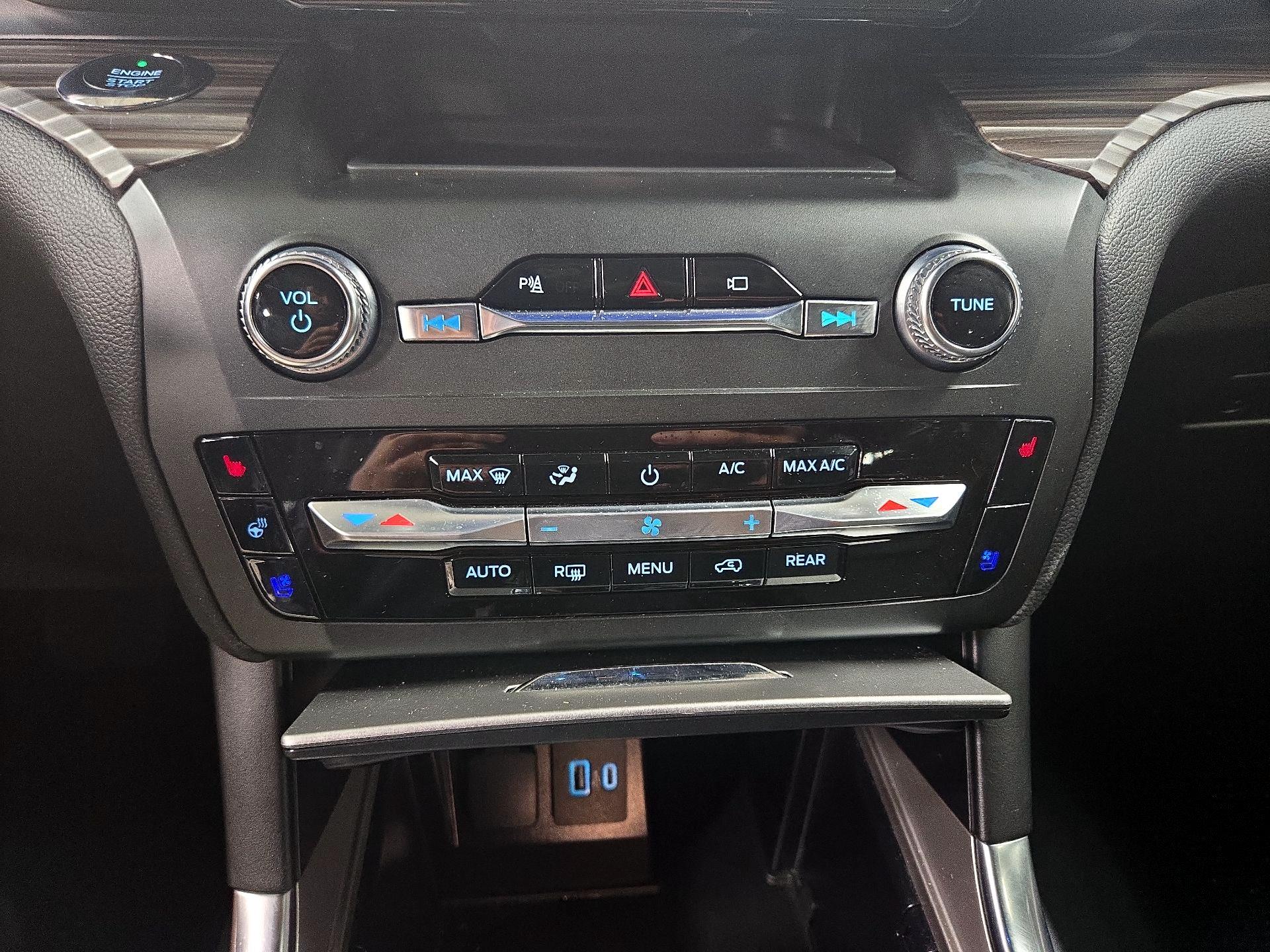 Thumbnail: 2020 Ford Explorer - 17