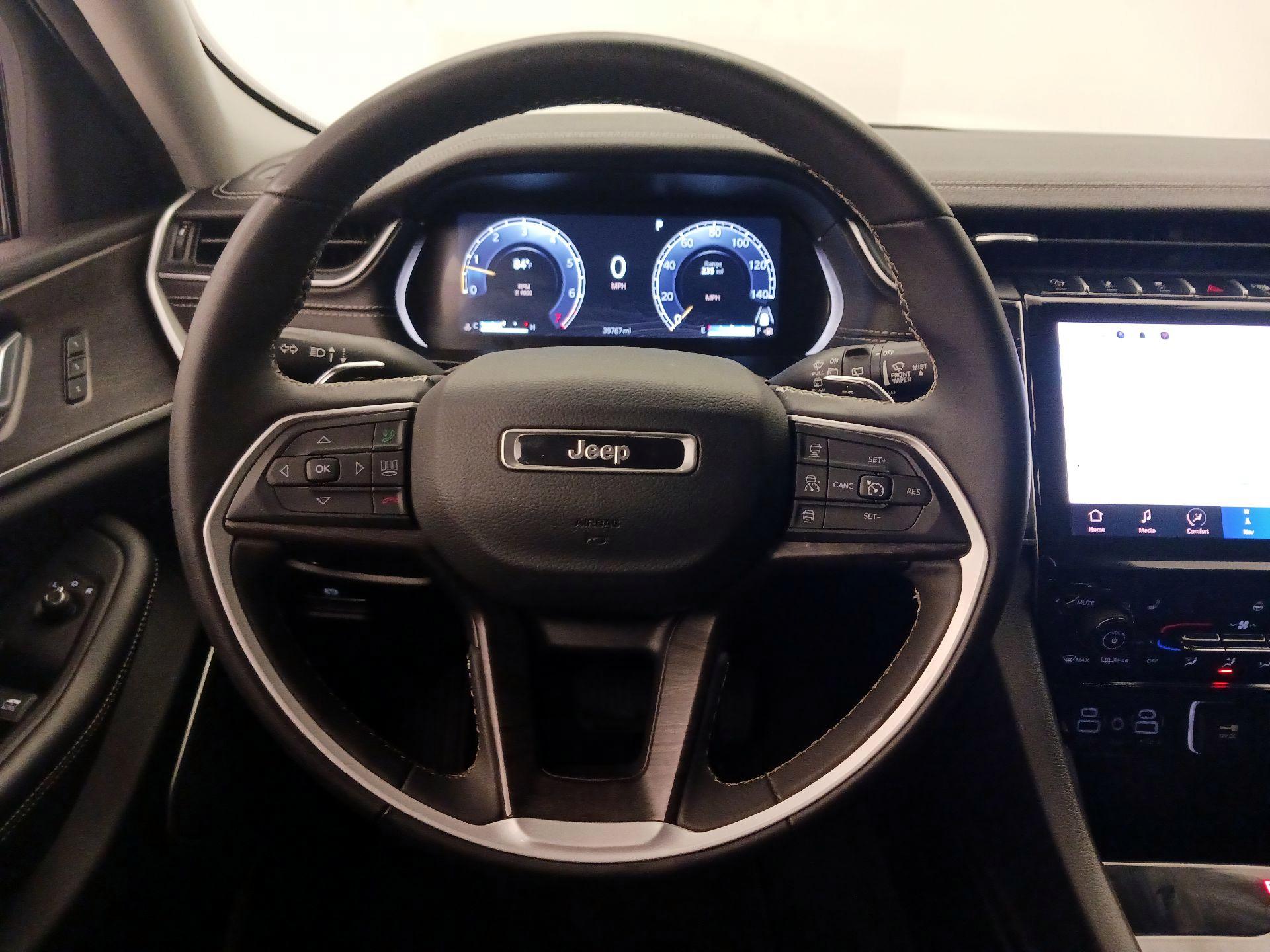 Thumbnail: 2023 Jeep Grand Cherokee - 10