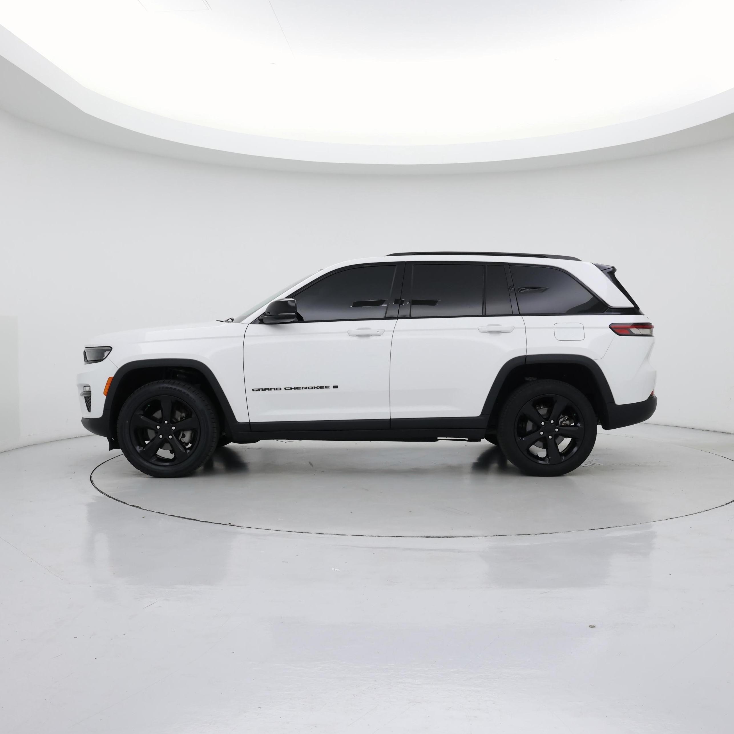 Thumbnail: 2023 Jeep Grand Cherokee - 3