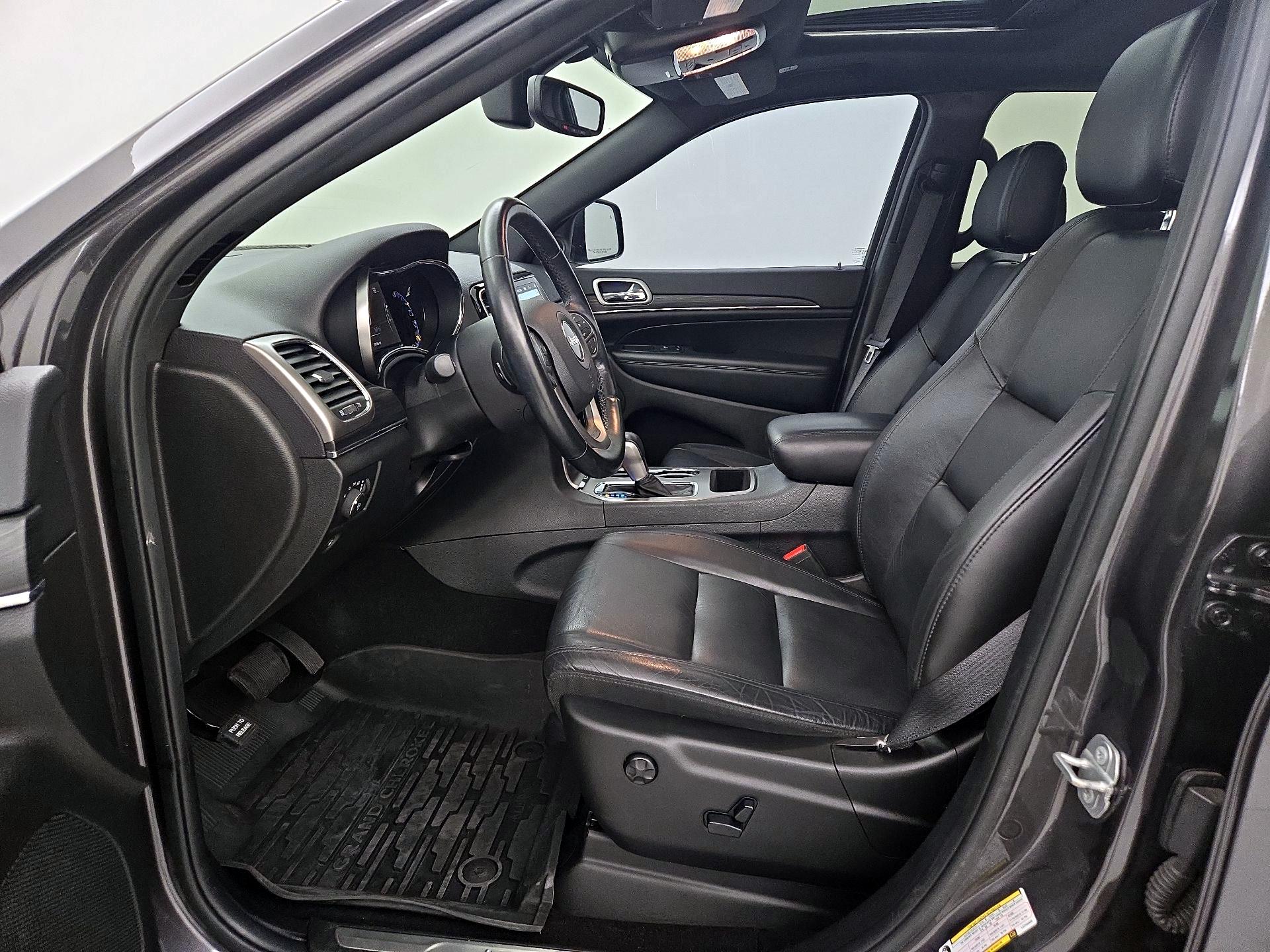 Thumbnail: 2020 Jeep Grand Cherokee - 11