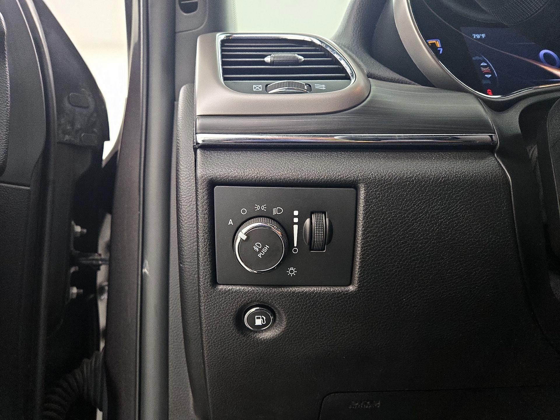 Thumbnail: 2020 Jeep Grand Cherokee - 13