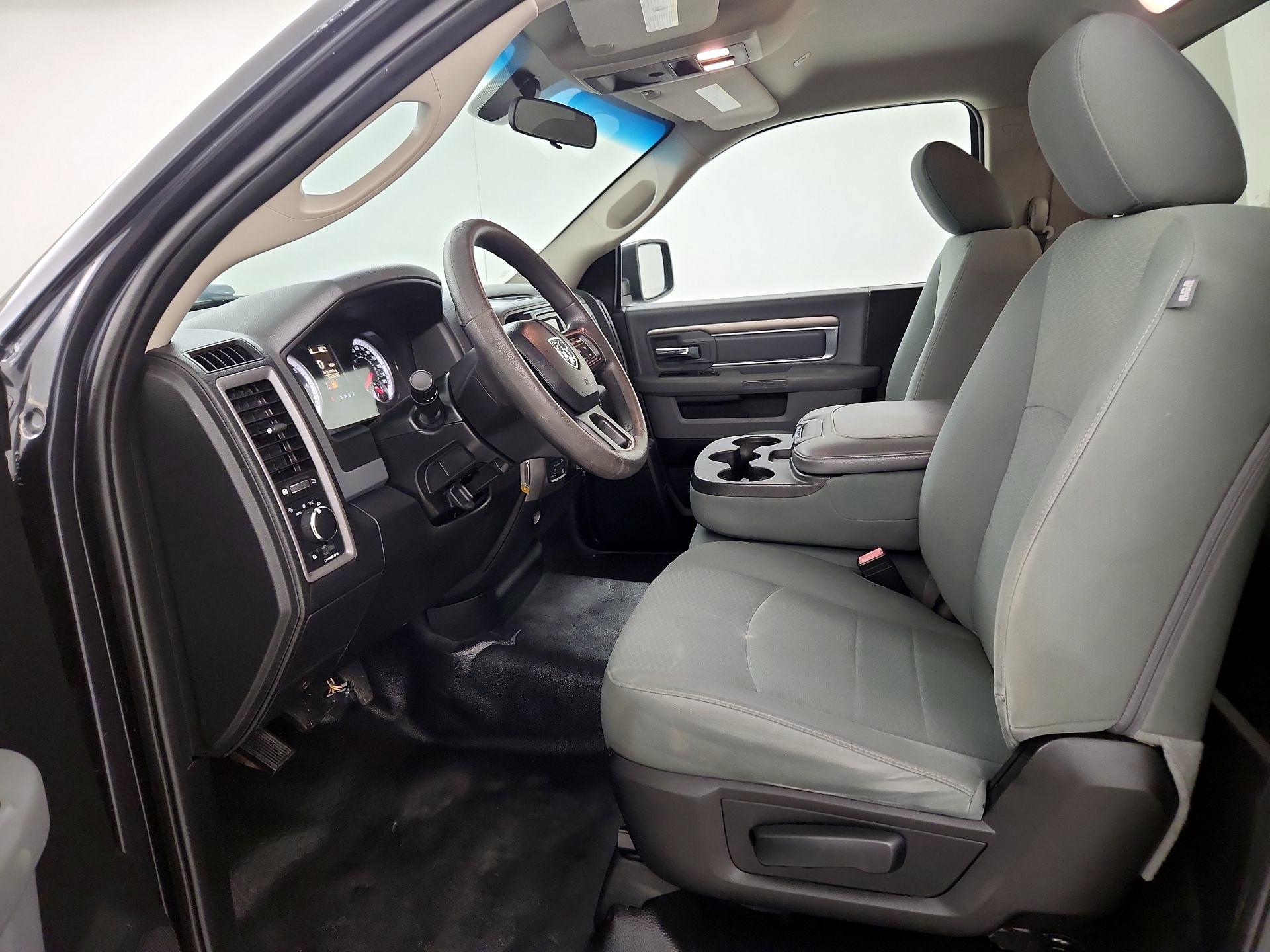 Thumbnail: 2020 RAM 1500 Classic - 11