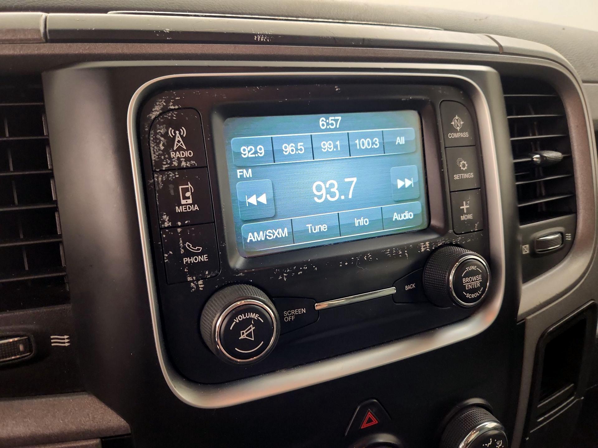 Thumbnail: 2020 RAM 1500 Classic - 15