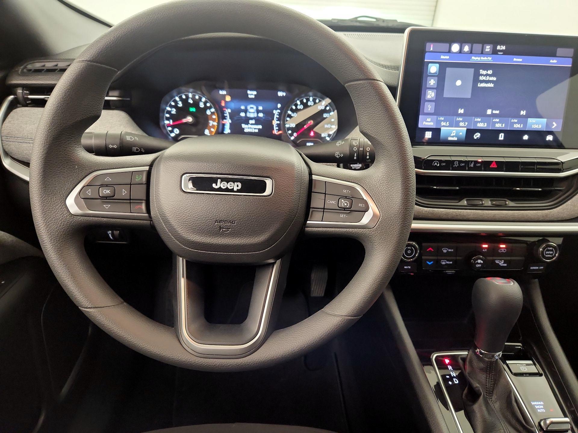 Thumbnail: 2023 Jeep Compass - 10