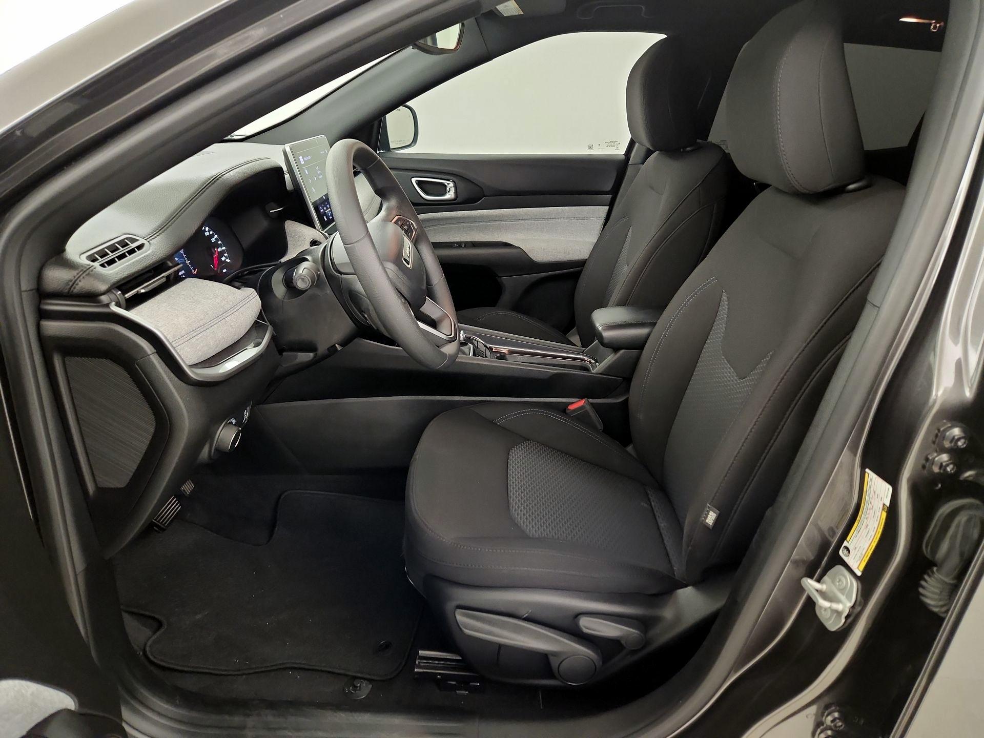 Thumbnail: 2023 Jeep Compass - 11