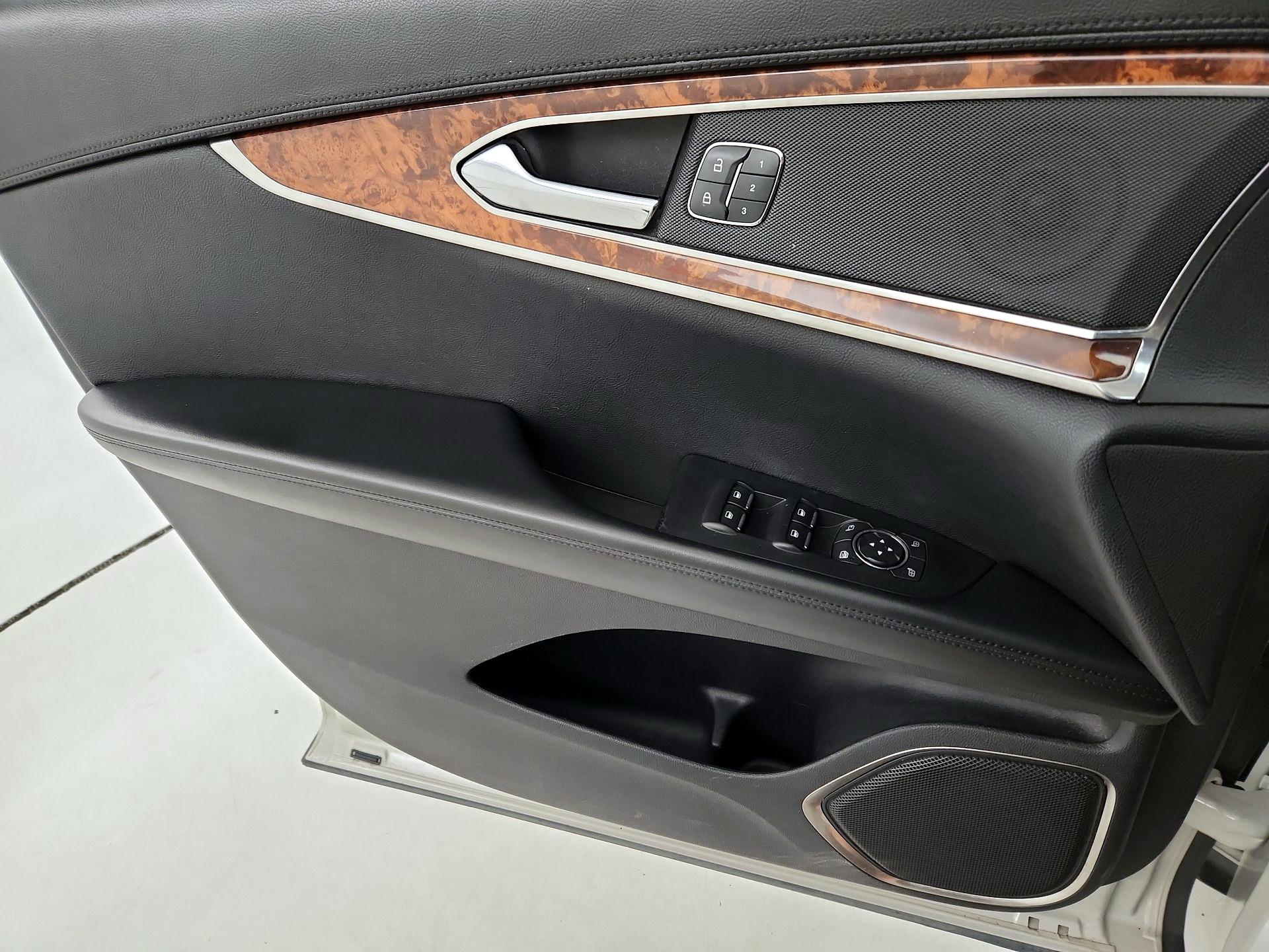 Thumbnail: 2019 Lincoln Nautilus - 12