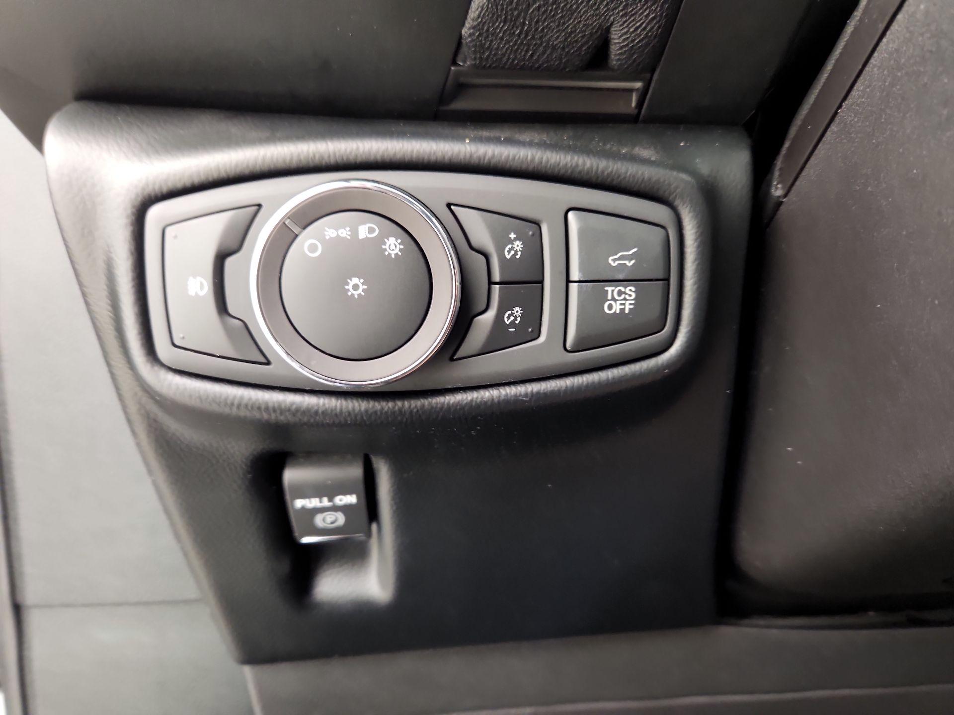 Thumbnail: 2019 Lincoln Nautilus - 13