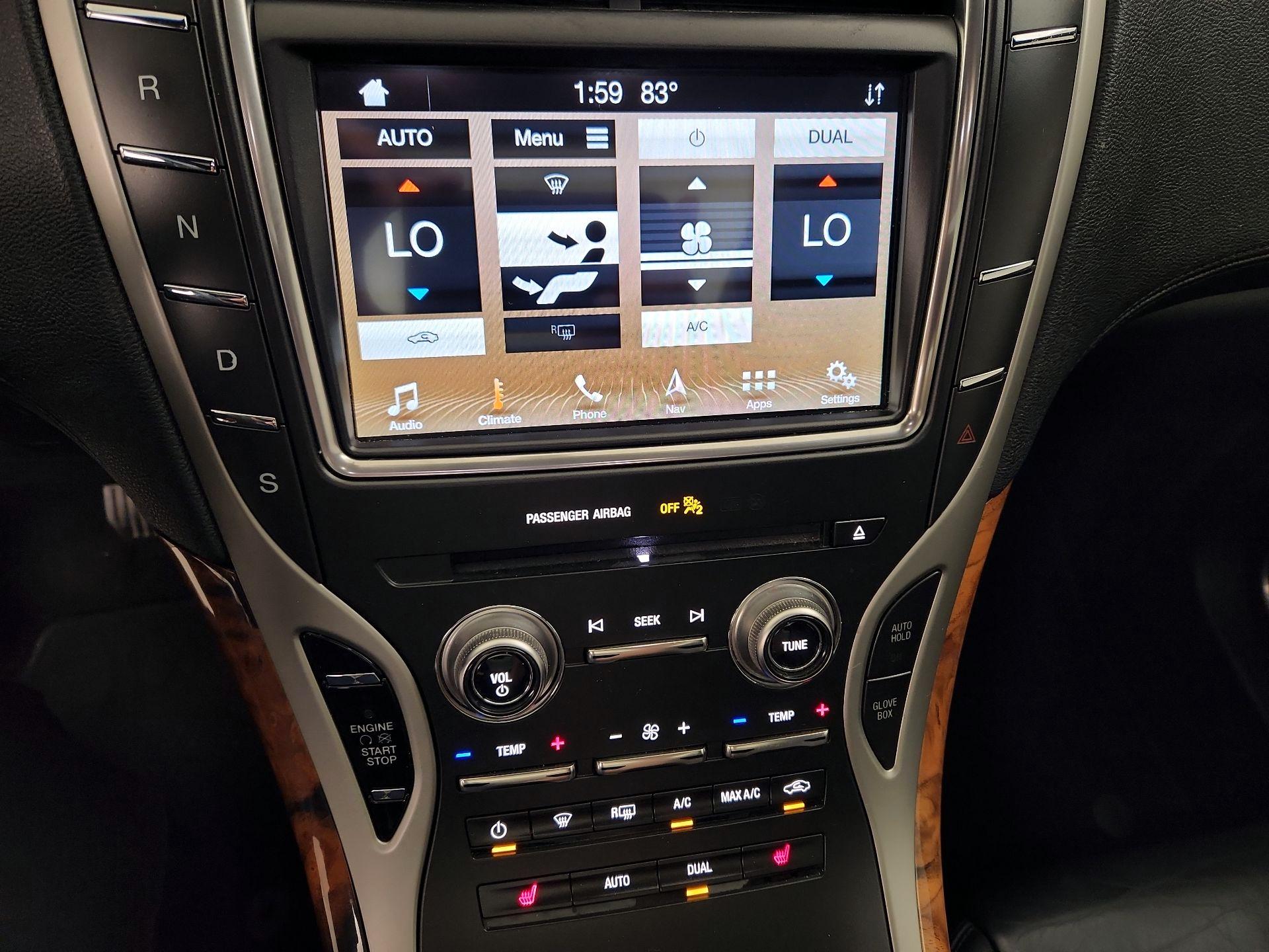 Thumbnail: 2019 Lincoln Nautilus - 17