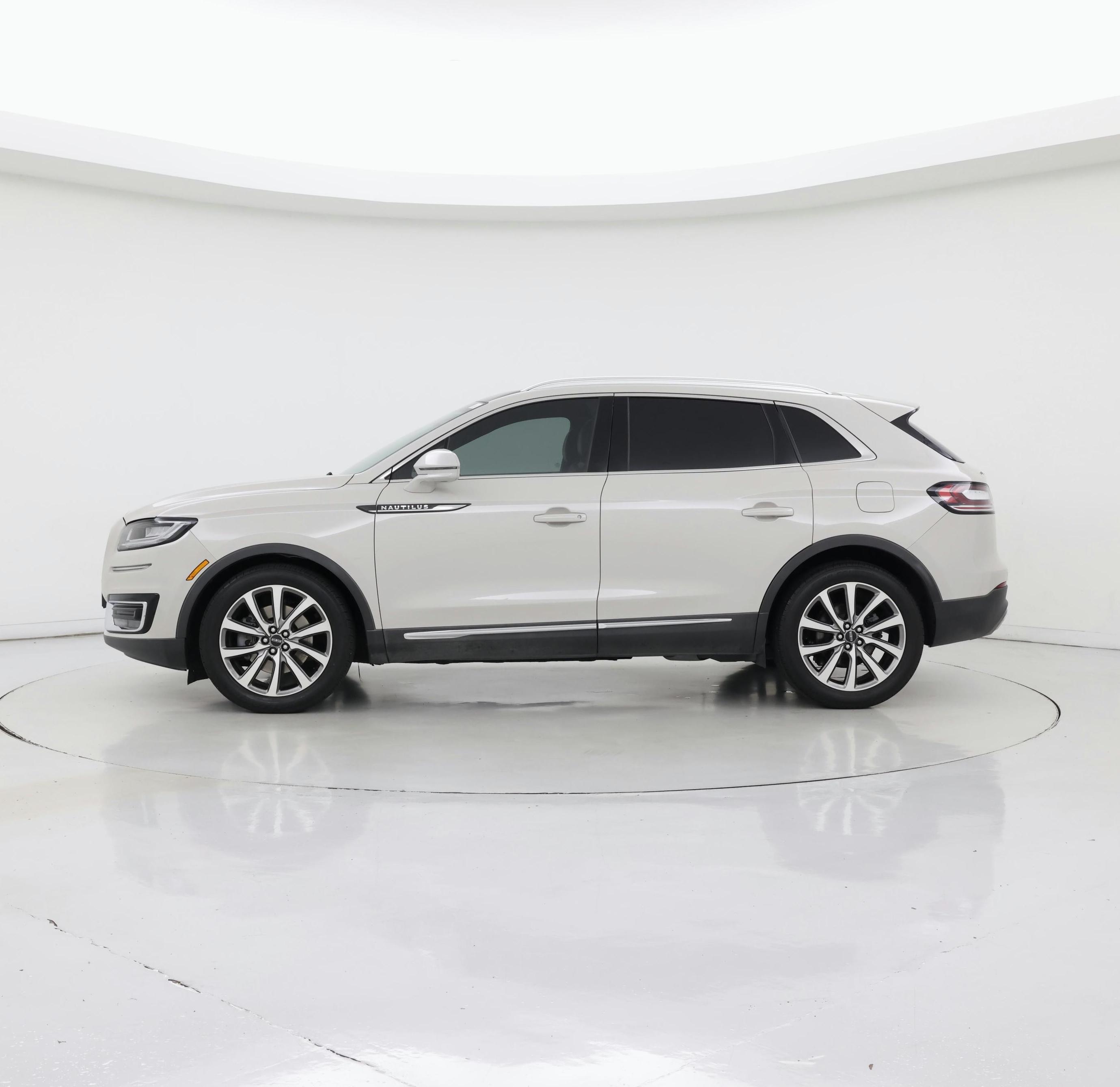 Thumbnail: 2019 Lincoln Nautilus - 3