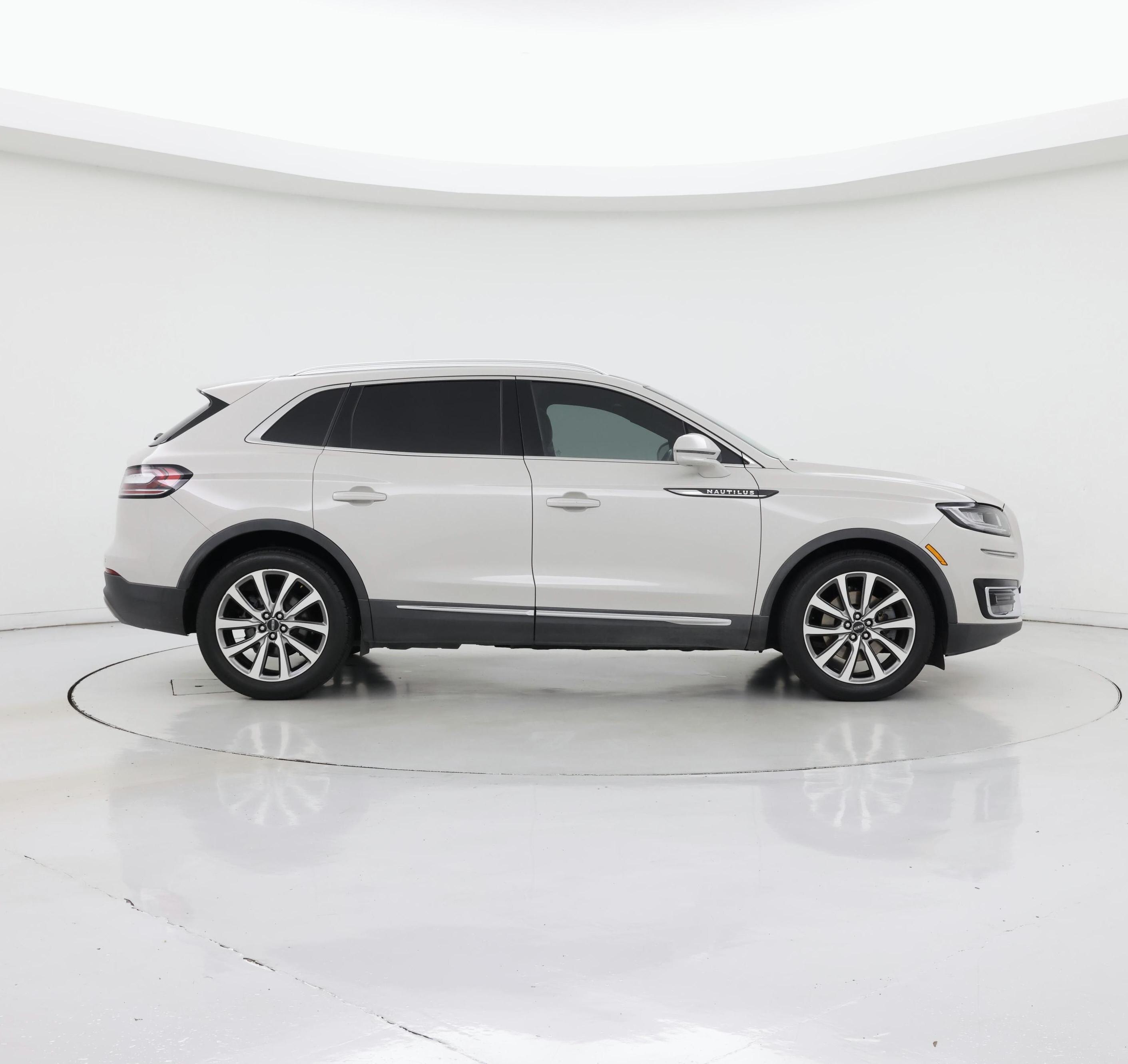 Thumbnail: 2019 Lincoln Nautilus - 7