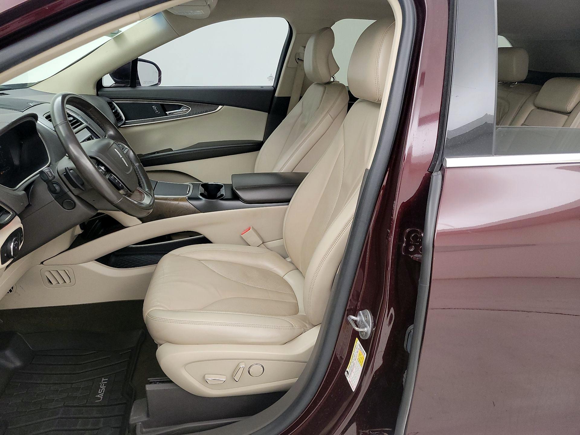 Thumbnail: 2019 Lincoln Nautilus - 11