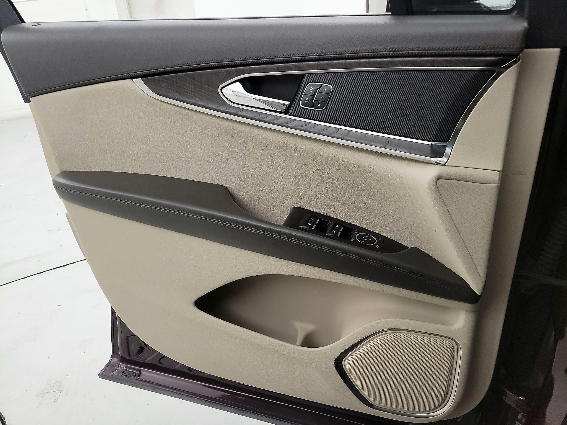 Thumbnail: 2019 Lincoln Nautilus - 12