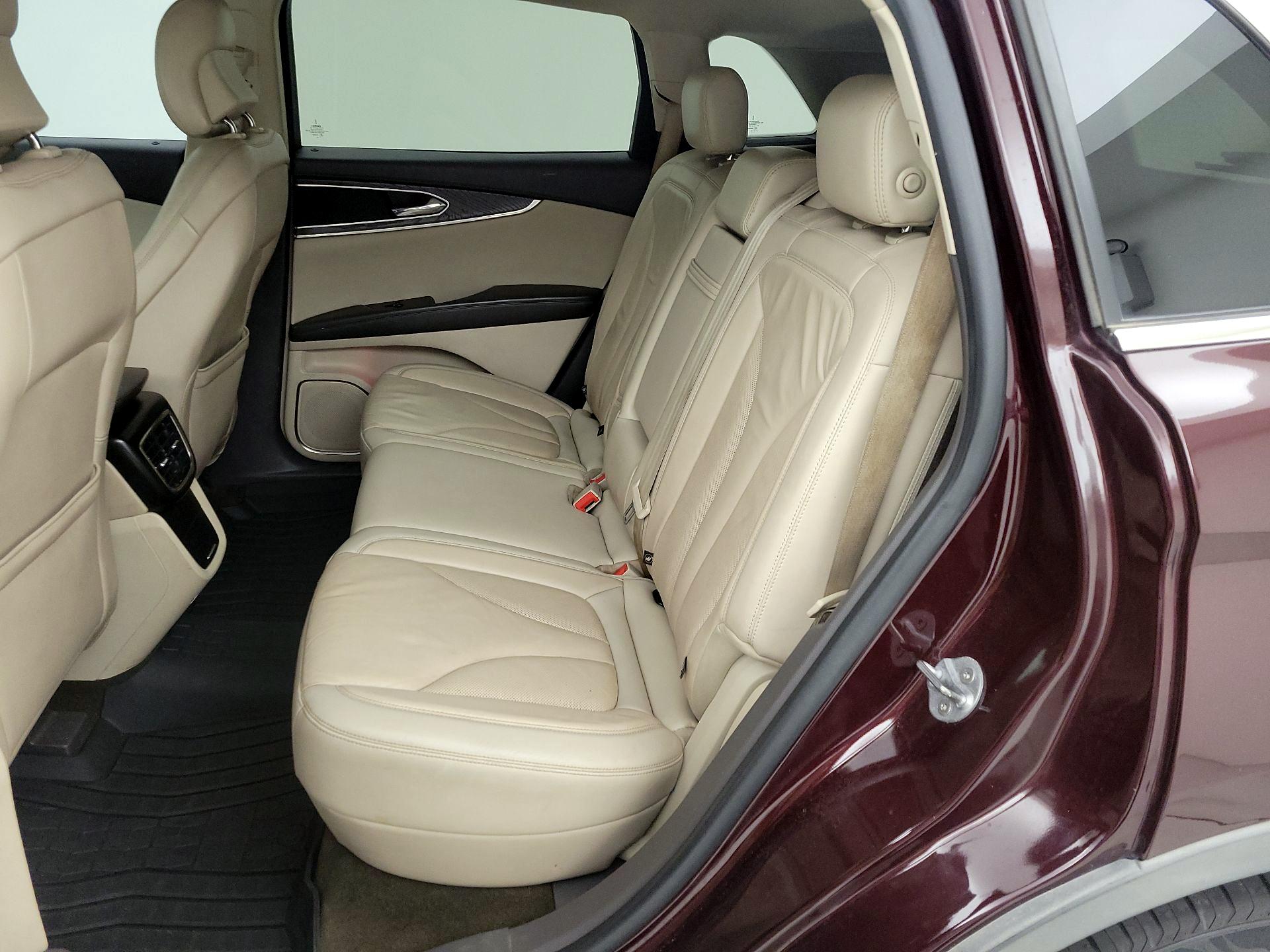 Thumbnail: 2019 Lincoln Nautilus - 20