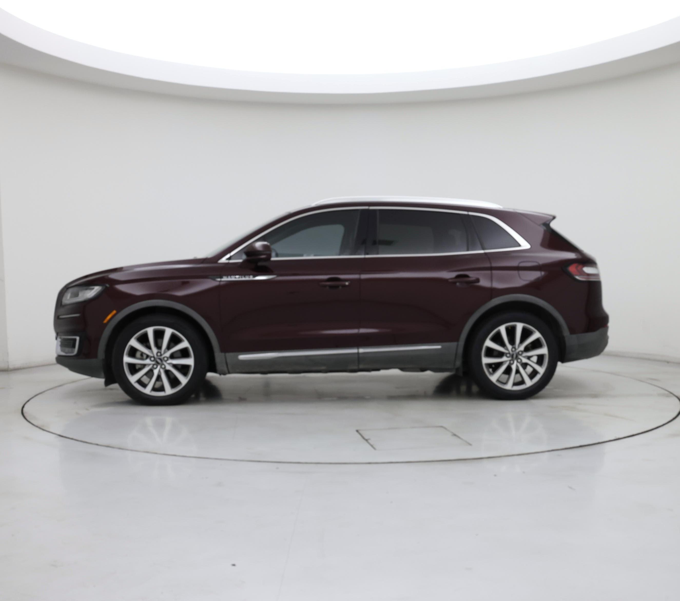 Thumbnail: 2019 Lincoln Nautilus - 3