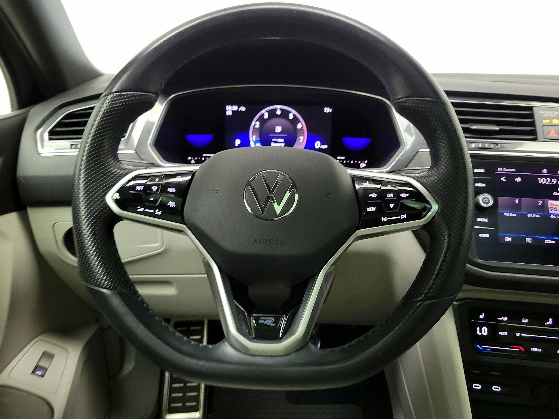 Thumbnail: 2022 Volkswagen Tiguan - 10