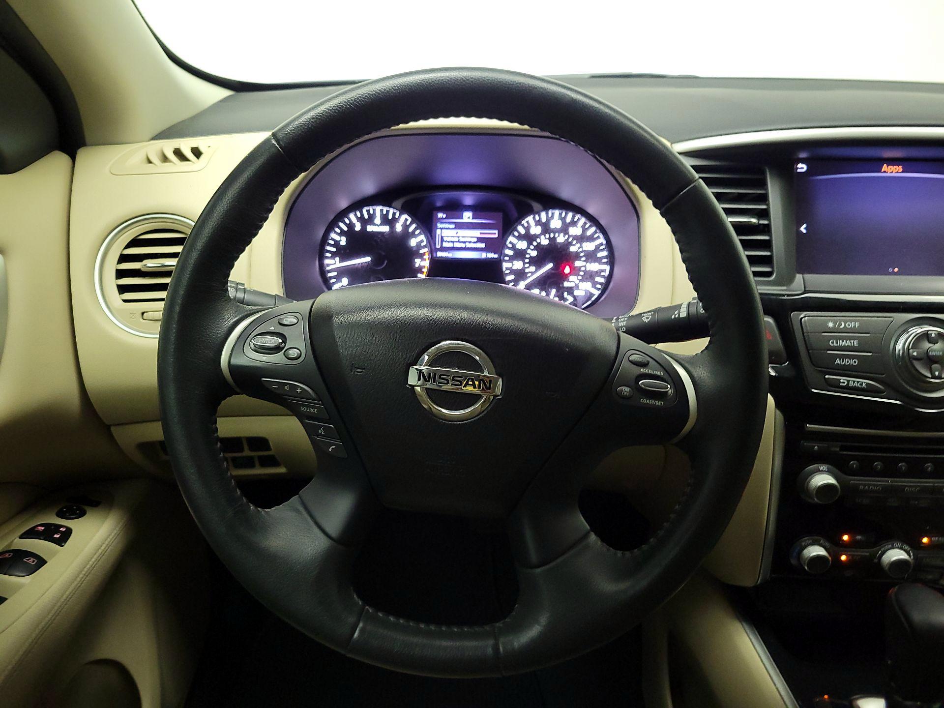 Thumbnail: 2017 Nissan Pathfinder - 10